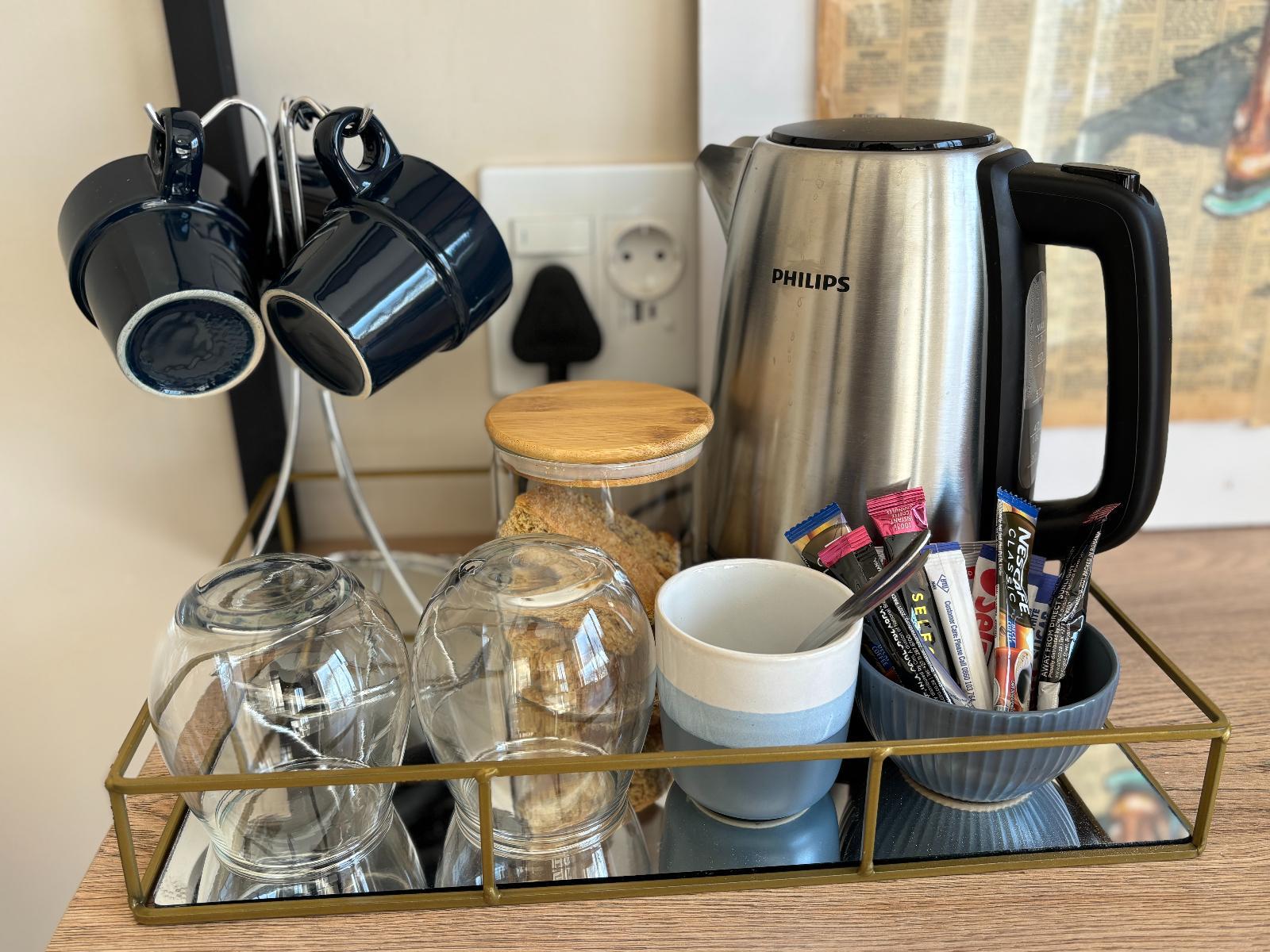 Room 1 — Coffee/tea facilities