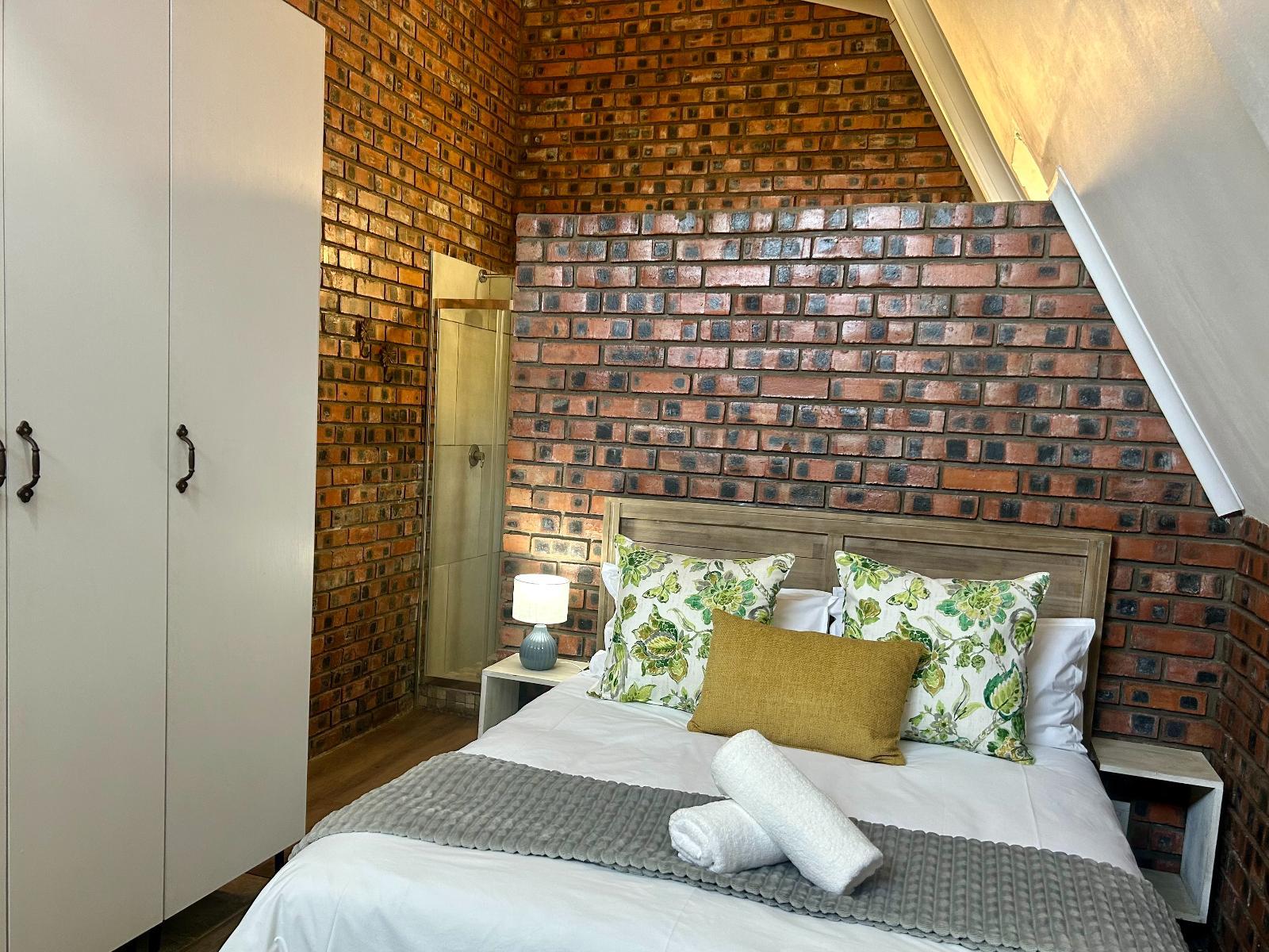 Room 1 — Photo of the whole room