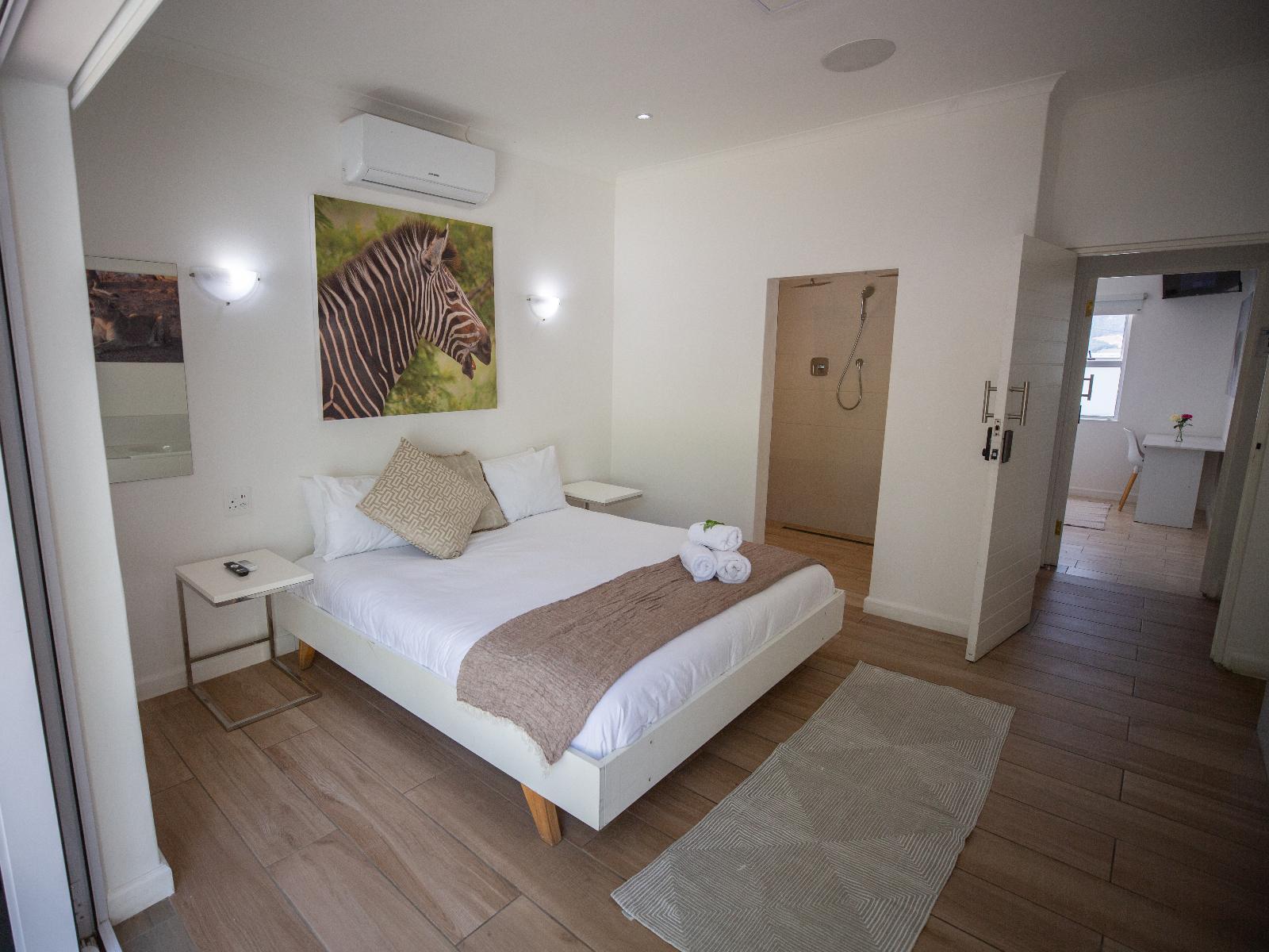 Room 1 — Photo of the whole room
