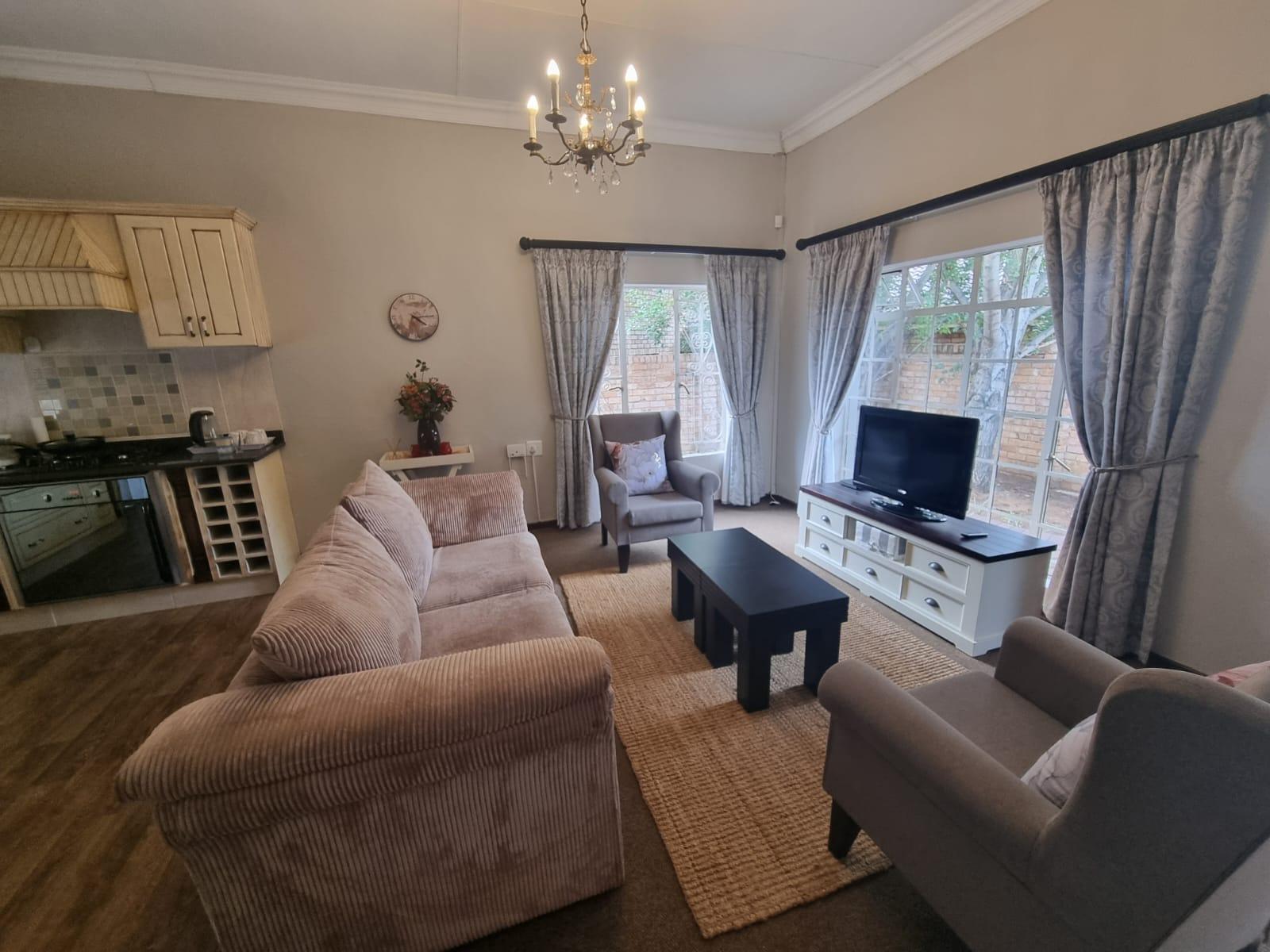 Communal lounge/ TV room