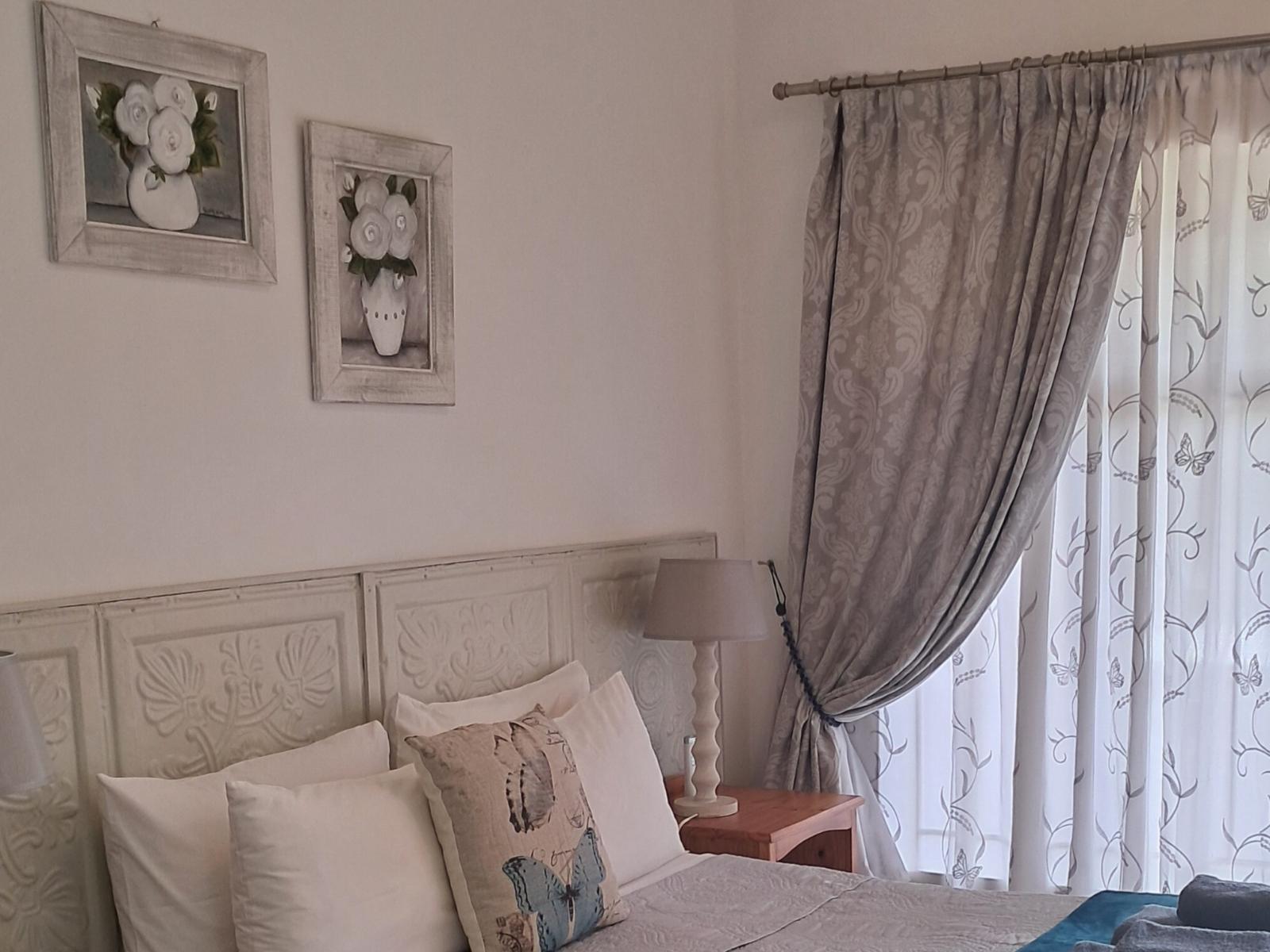 Room 1 — Decorative detail