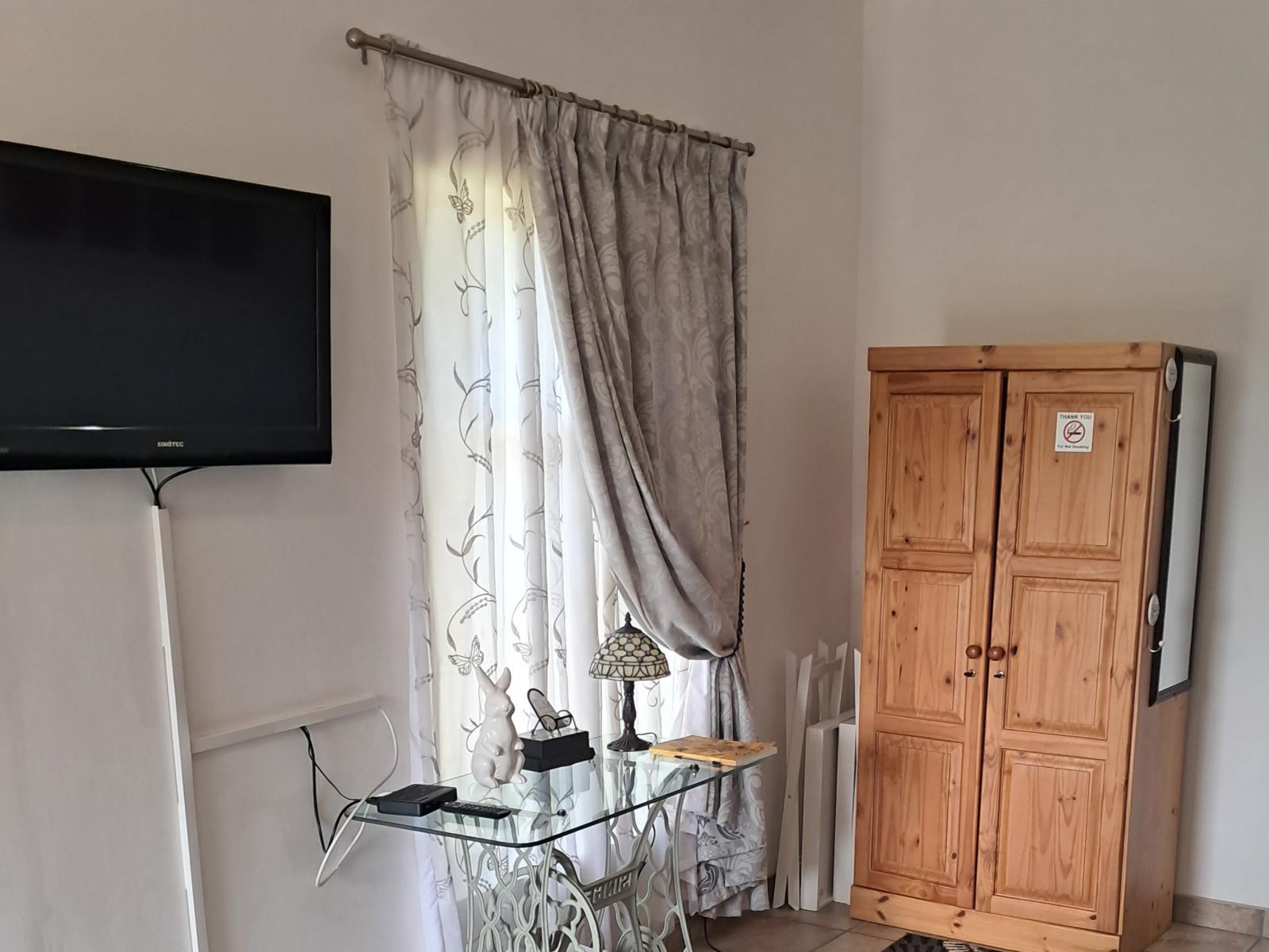 Room 1 — TV and multimedia