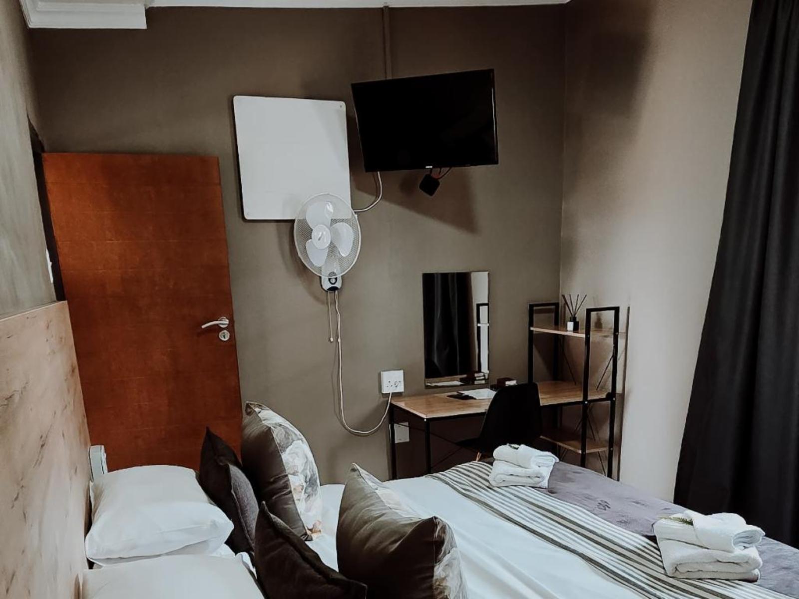 Room 1 — Photo of the whole room