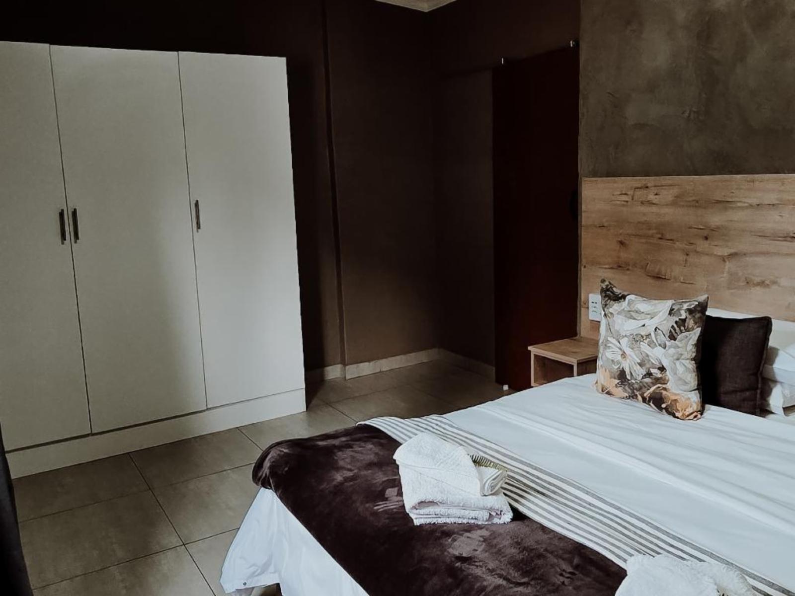 Room 1 — Photo of the whole room