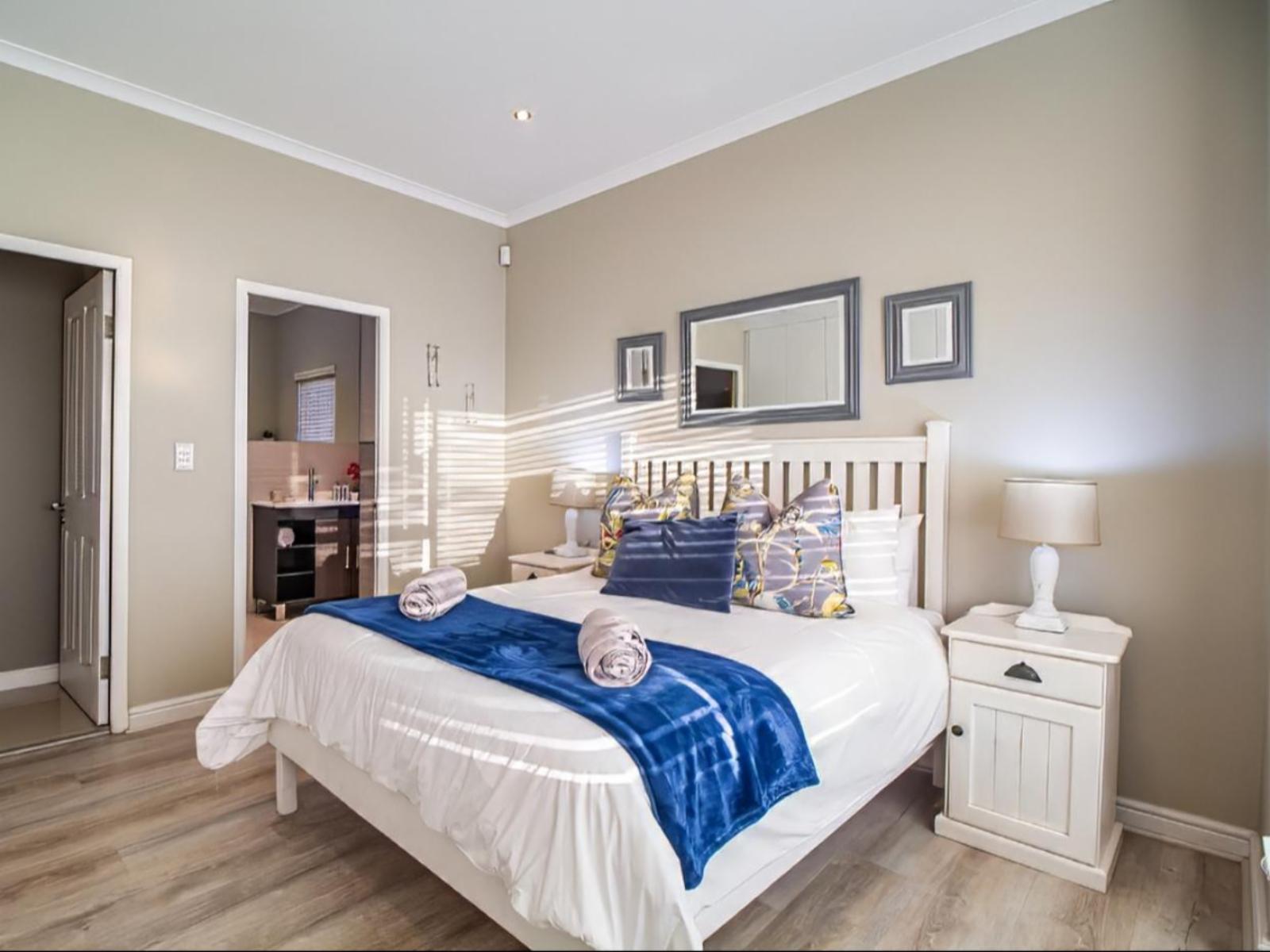Room 1 — Photo of the whole room