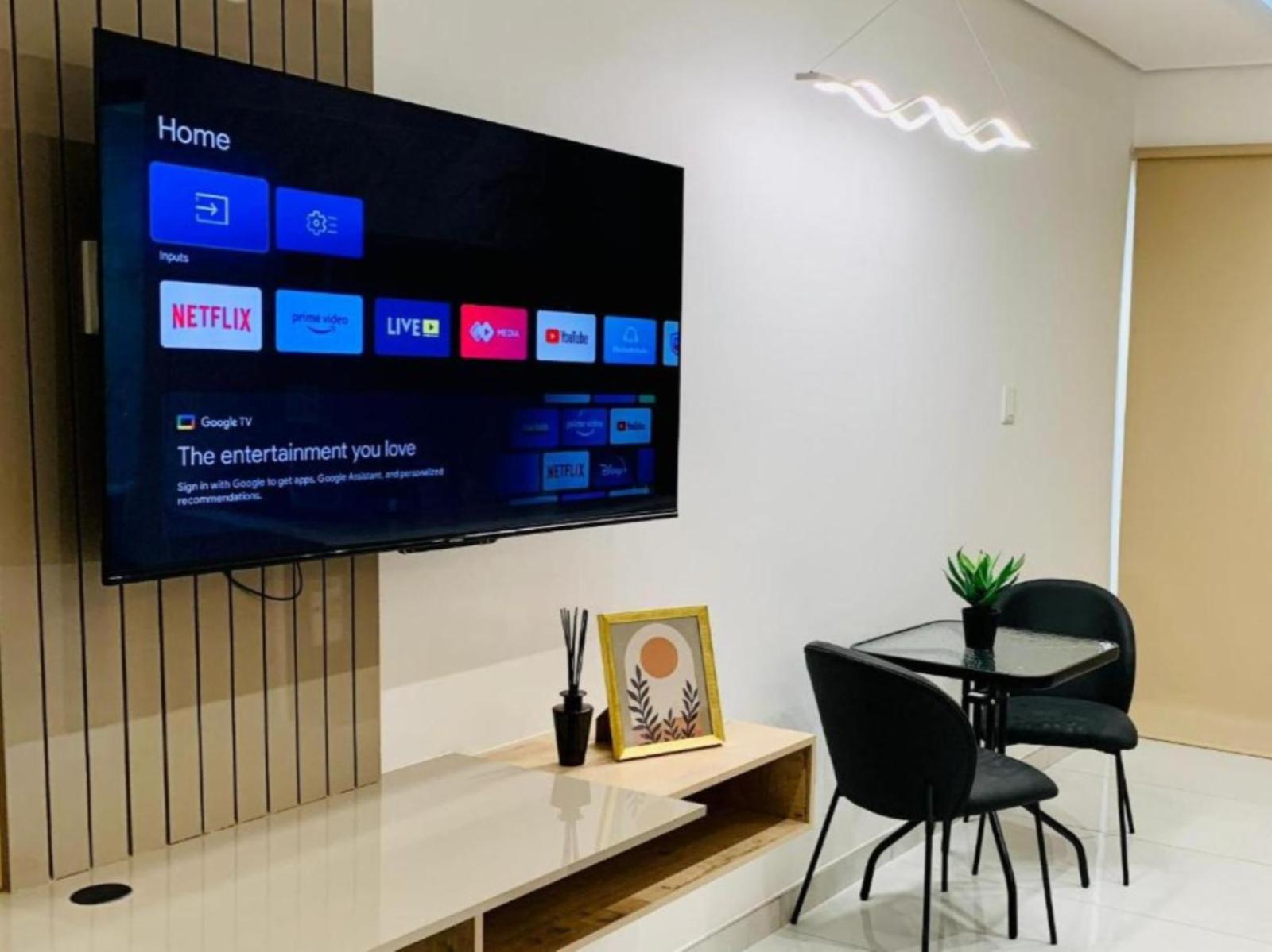 Room 1 — Communal lounge/ TV room