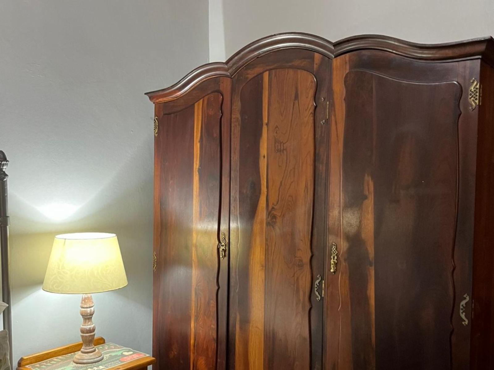 Room 1 — Photo of the whole room