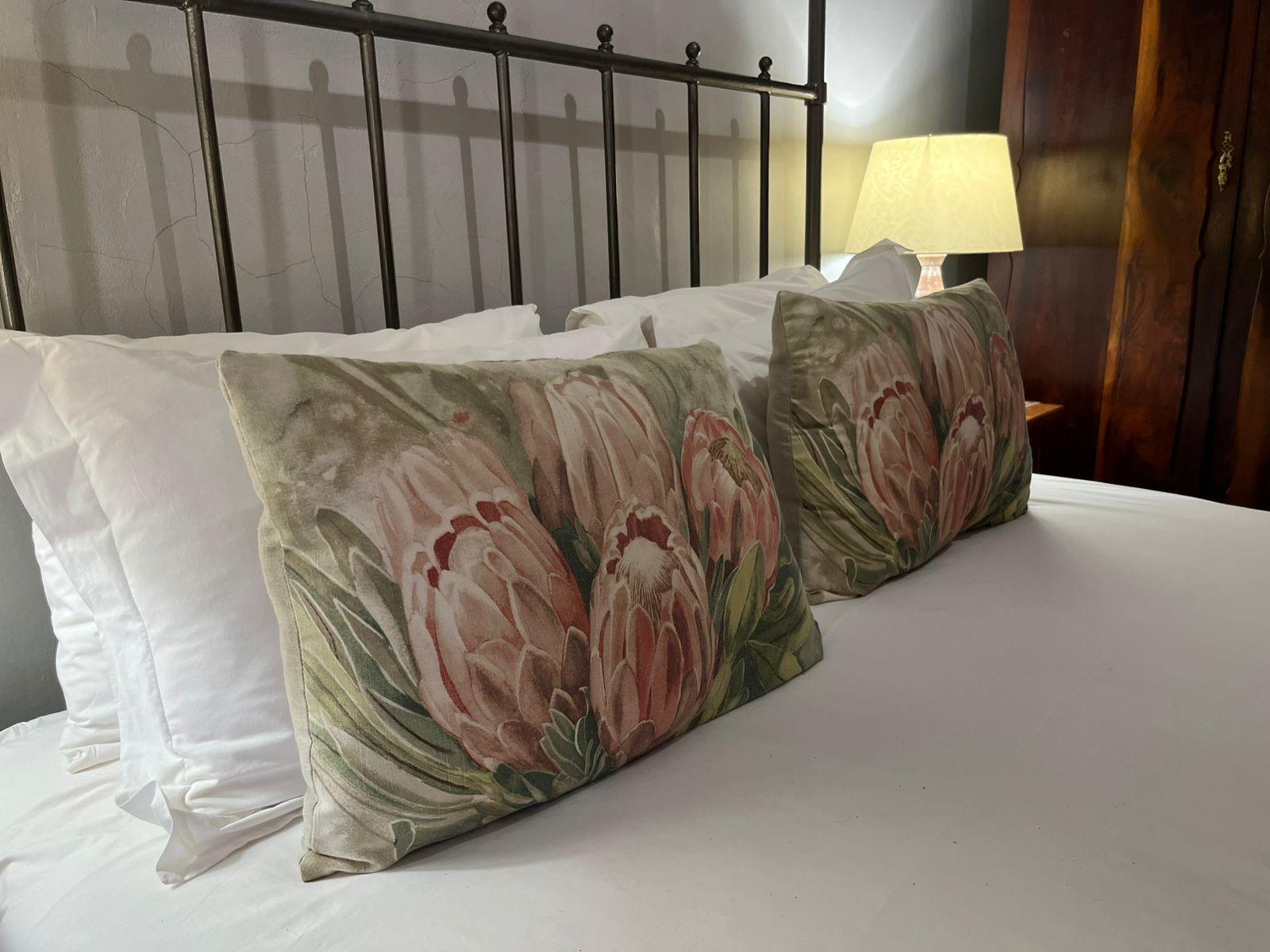 Room 1 — Decorative detail