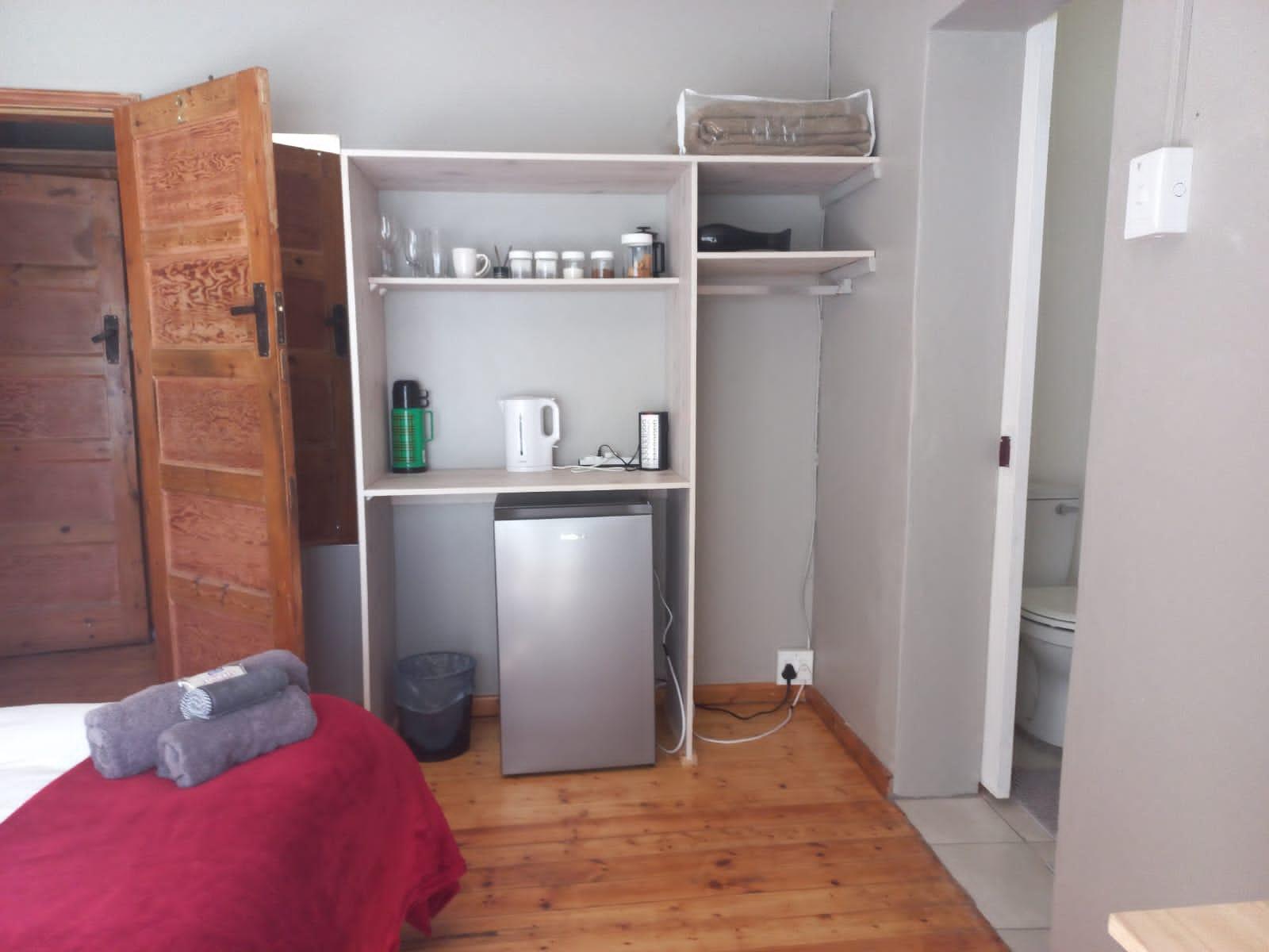 Room 1 — Coffee/tea facilities