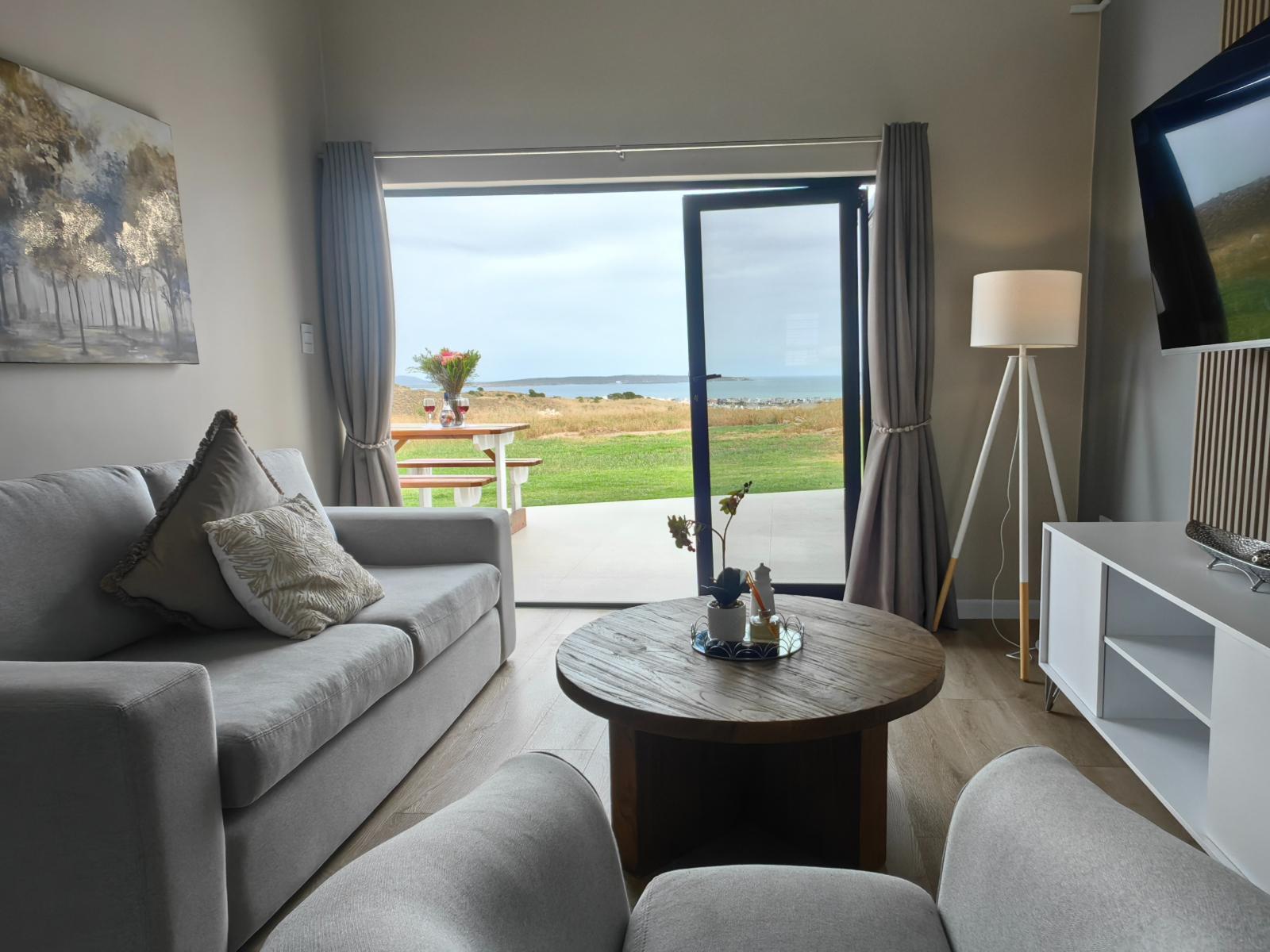 Room 1 — Lounge or bar