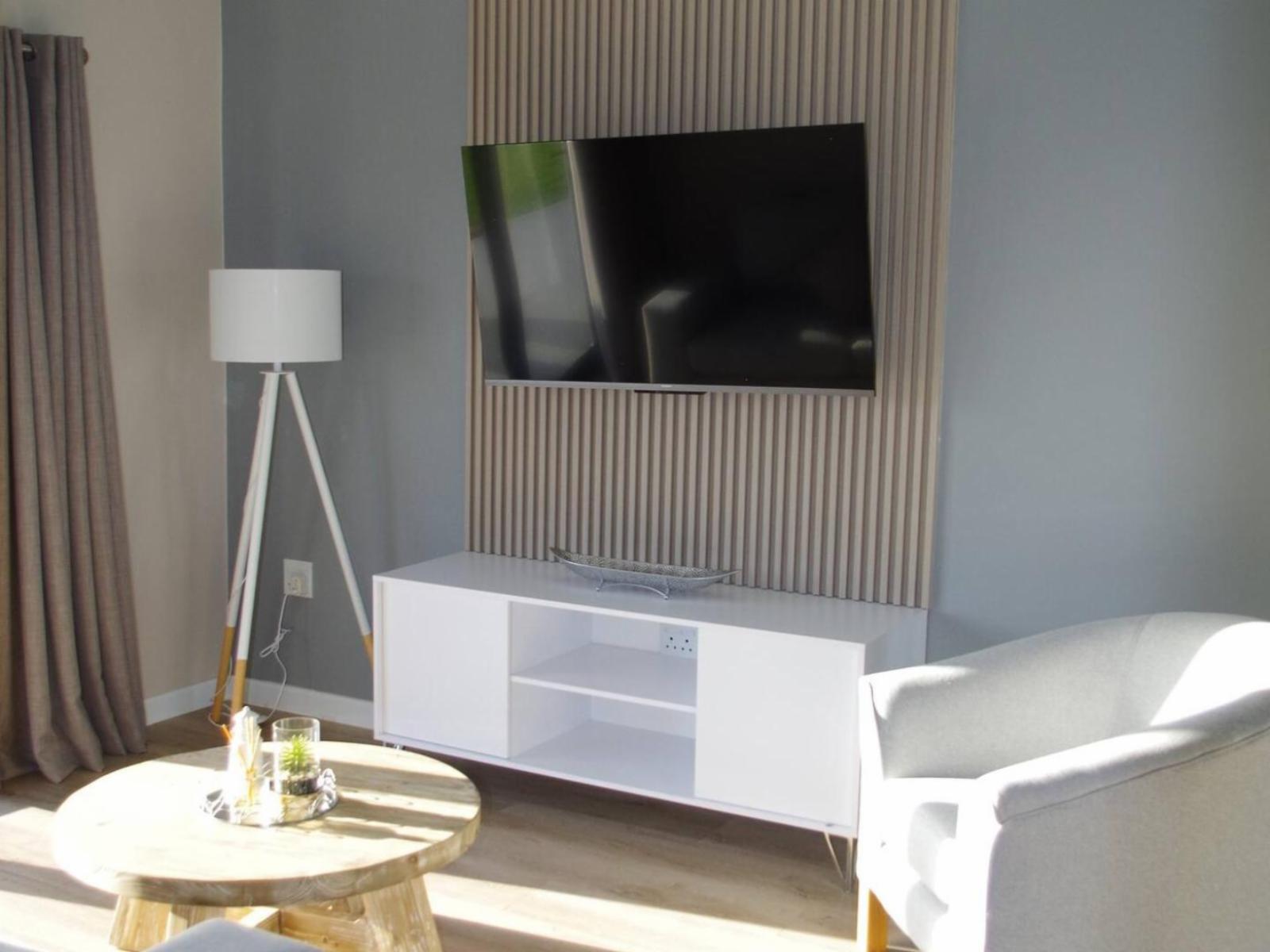 Room 1 — TV and multimedia