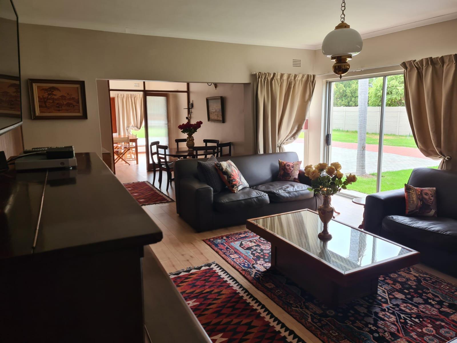 Communal lounge/ TV room