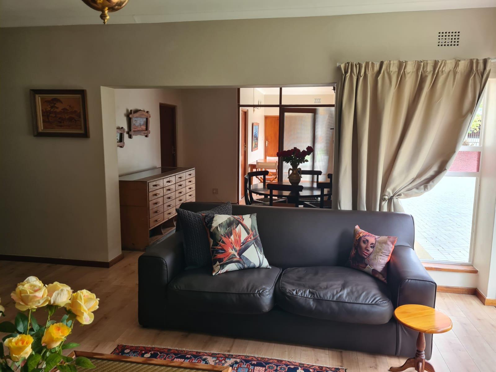 Communal lounge/ TV room