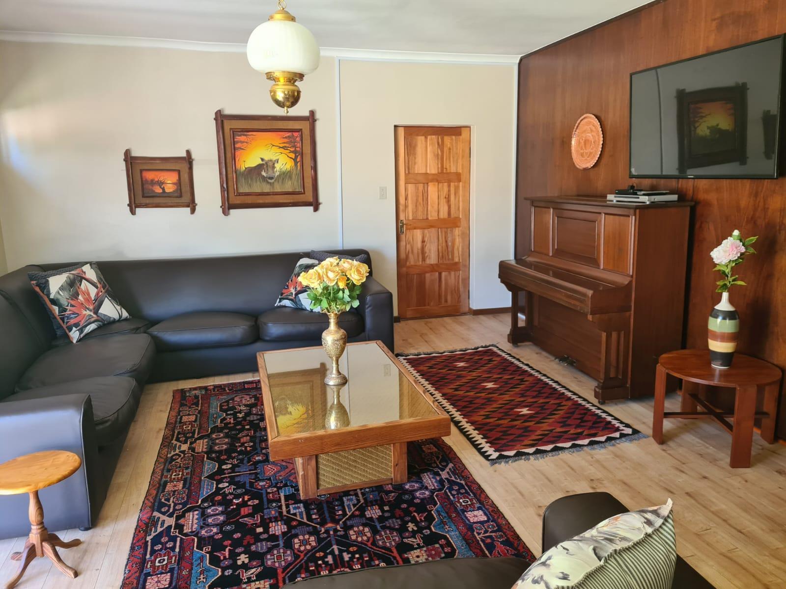 Communal lounge/ TV room