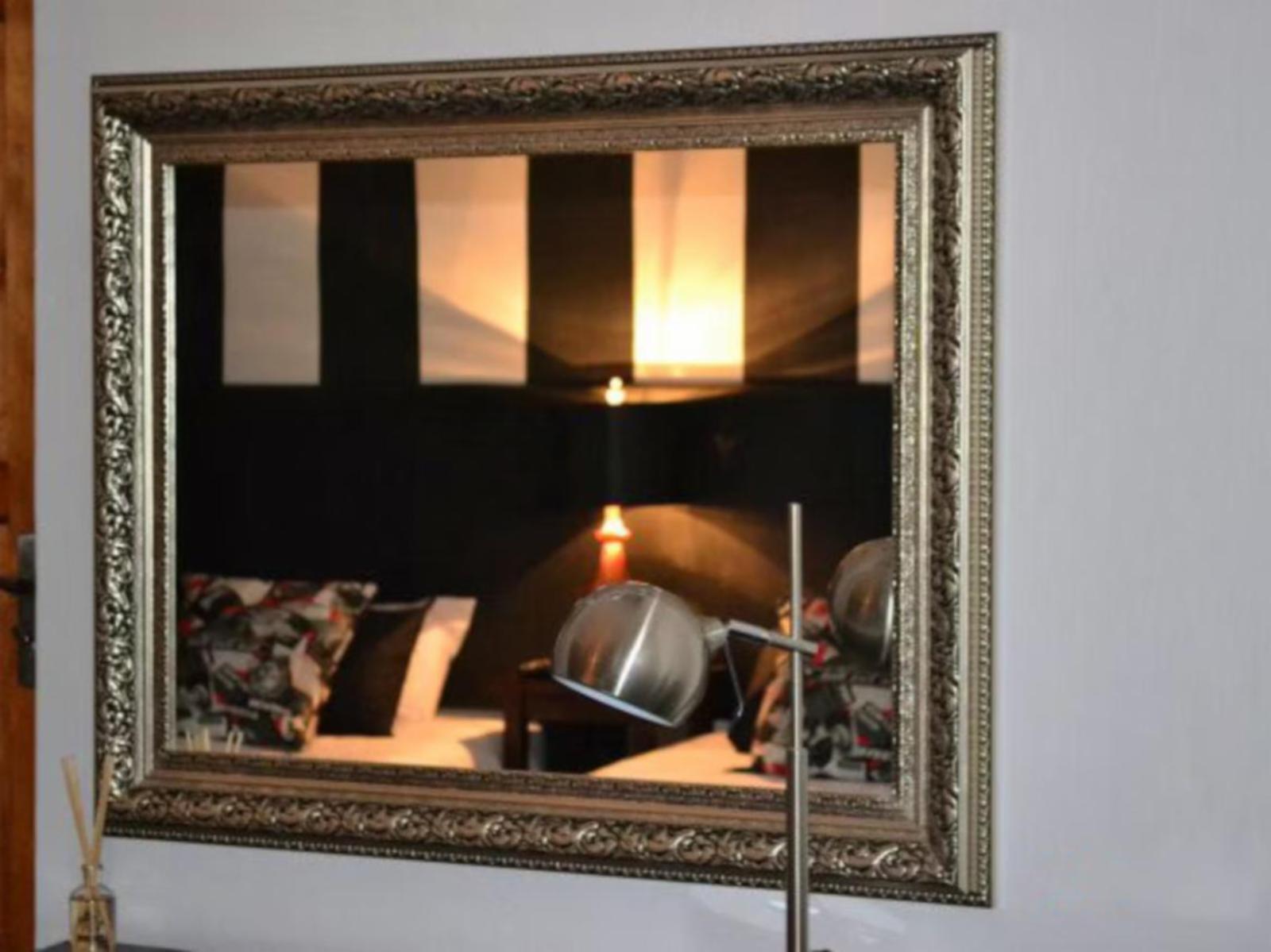 Room 2 — Decorative detail