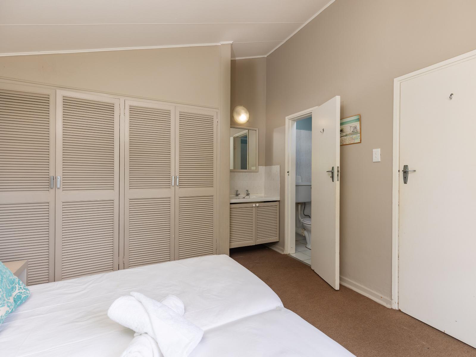 Room 1 — Photo of the whole room