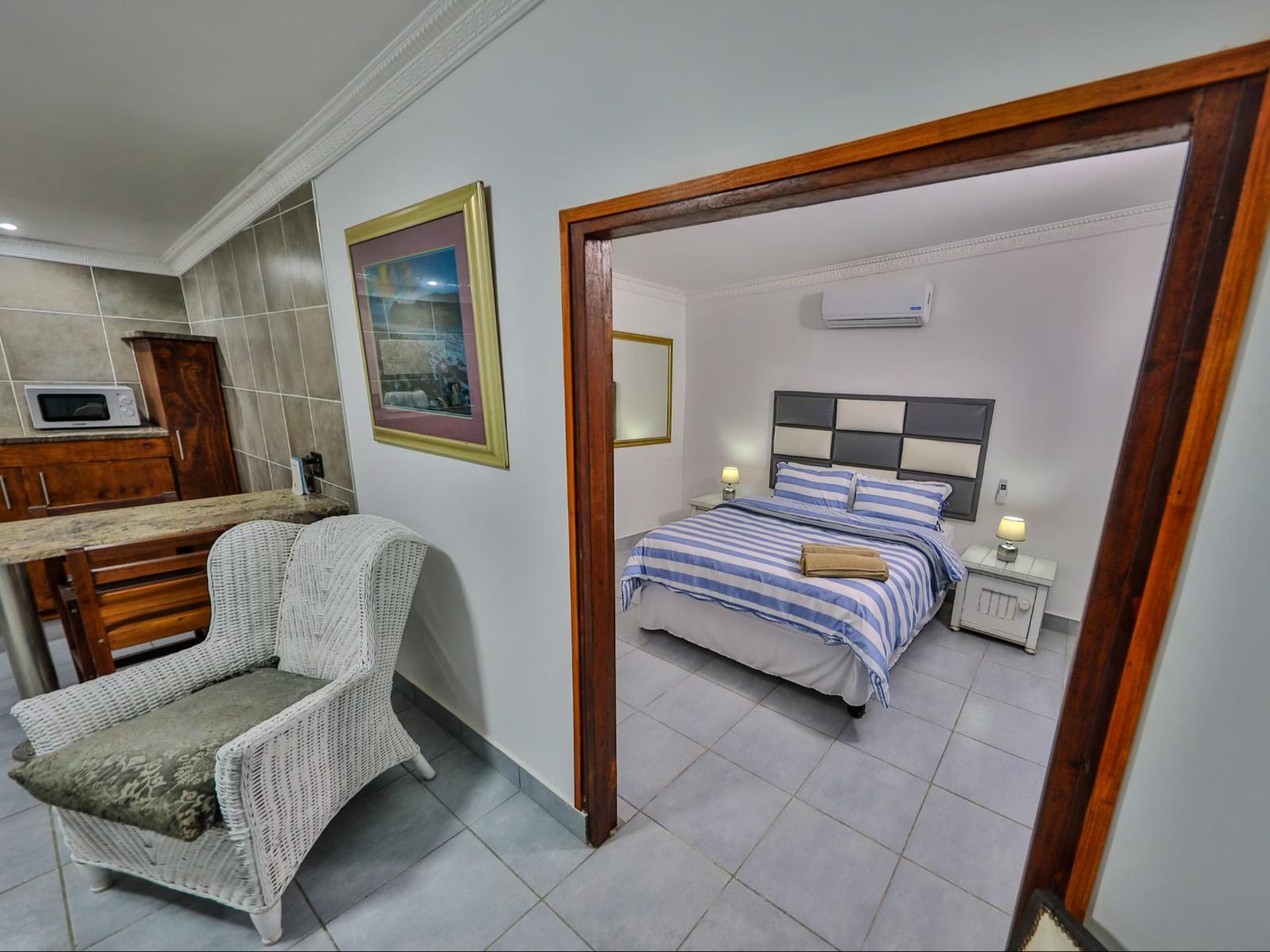 Room 1 — Photo of the whole room