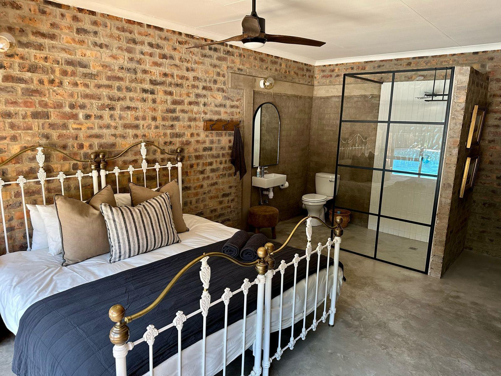 Room 1 — Photo of the whole room