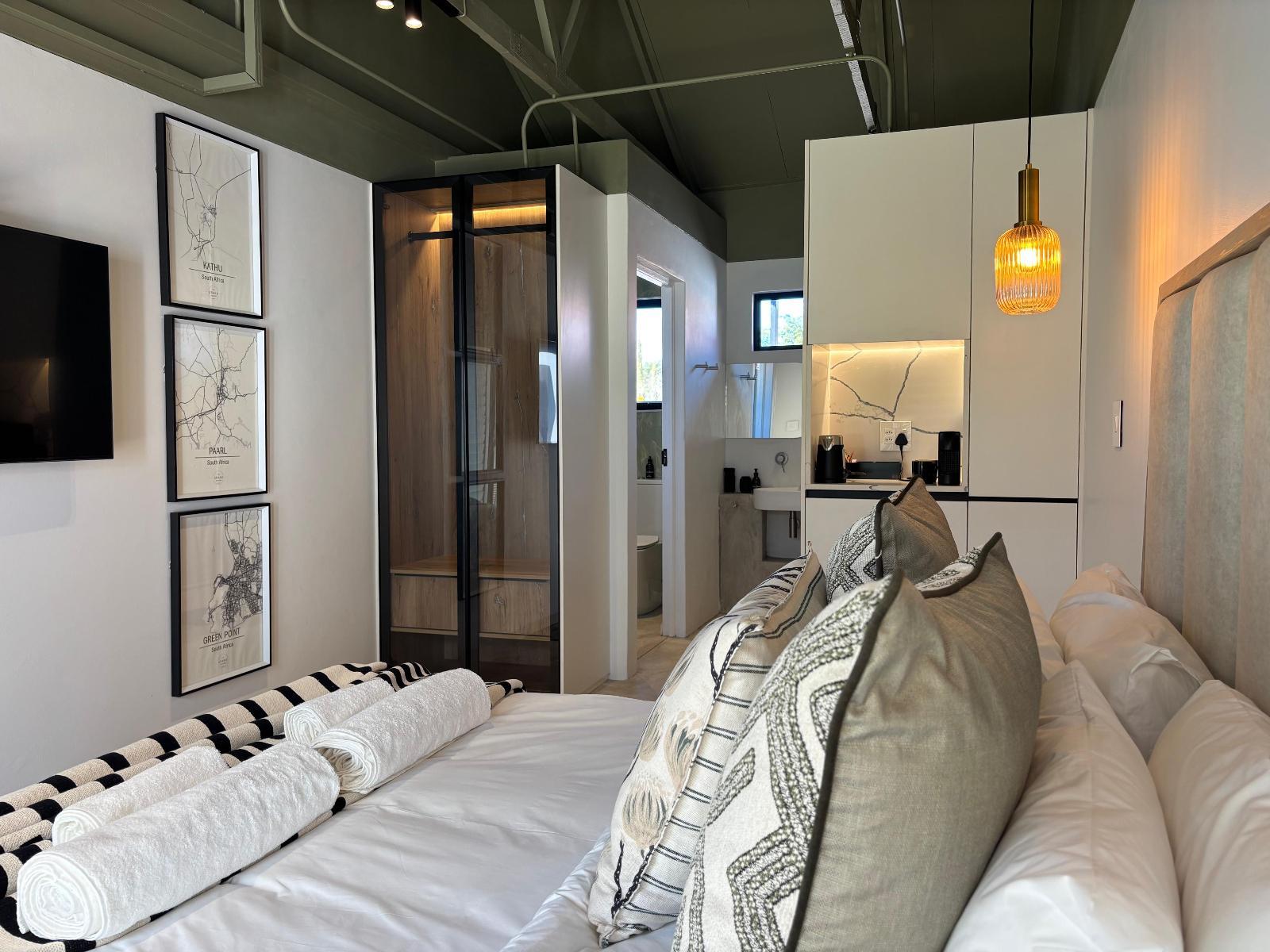 Room 1 — Photo of the whole room