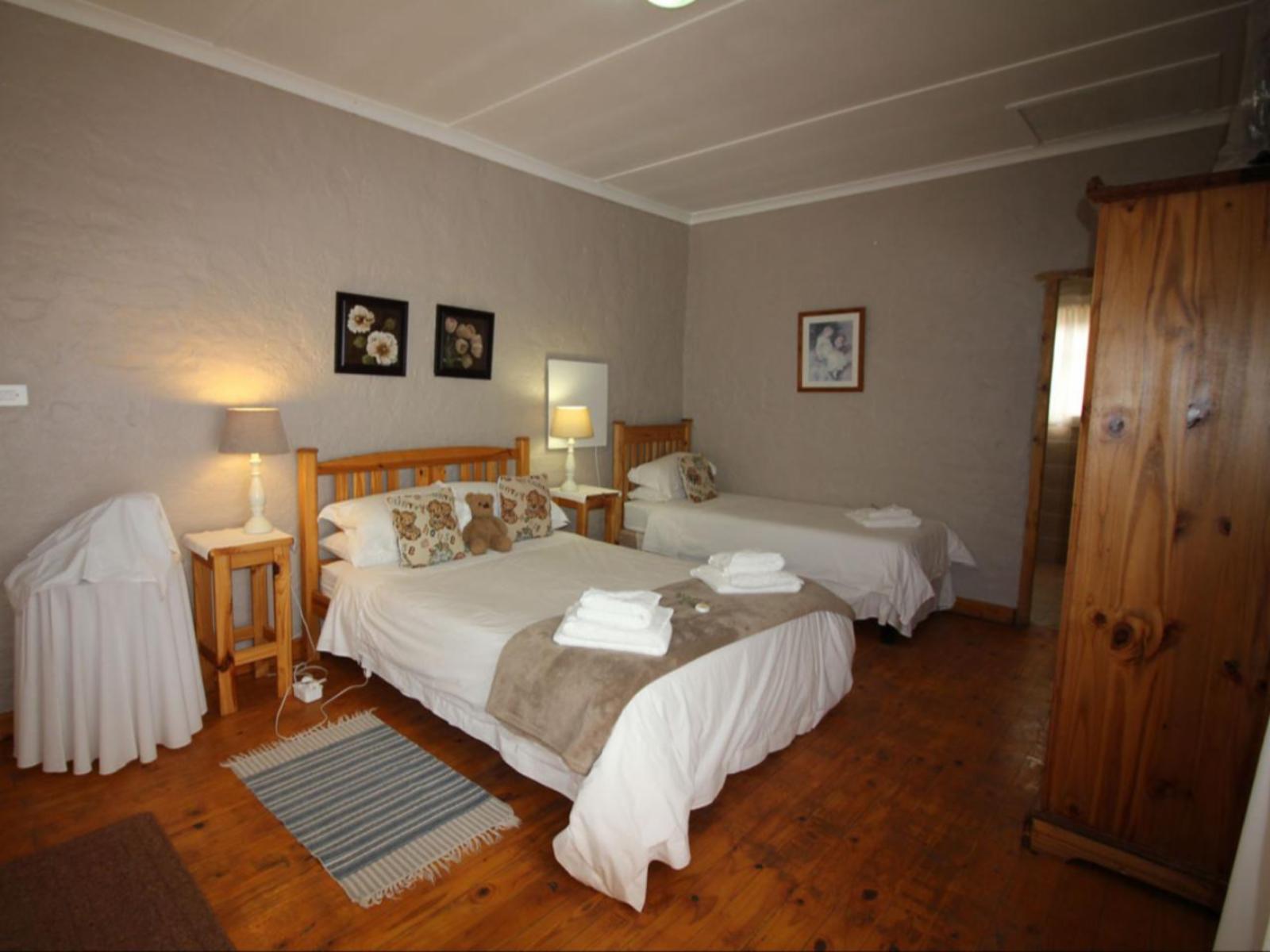 Room 1 — Photo of the whole room