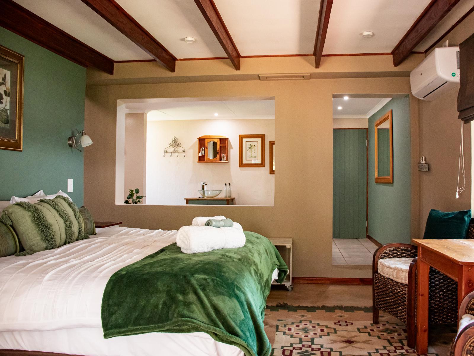 Room 1 — Photo of the whole room
