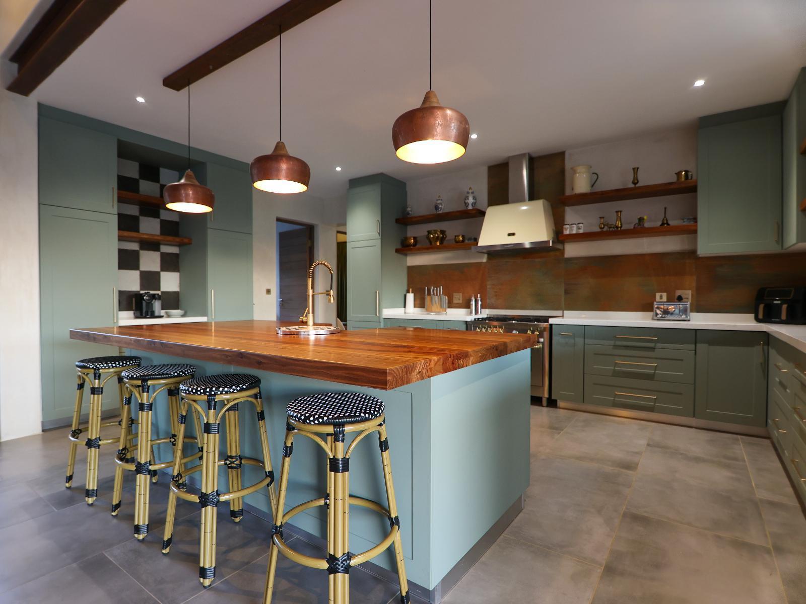 Room 1 — Kitchenette