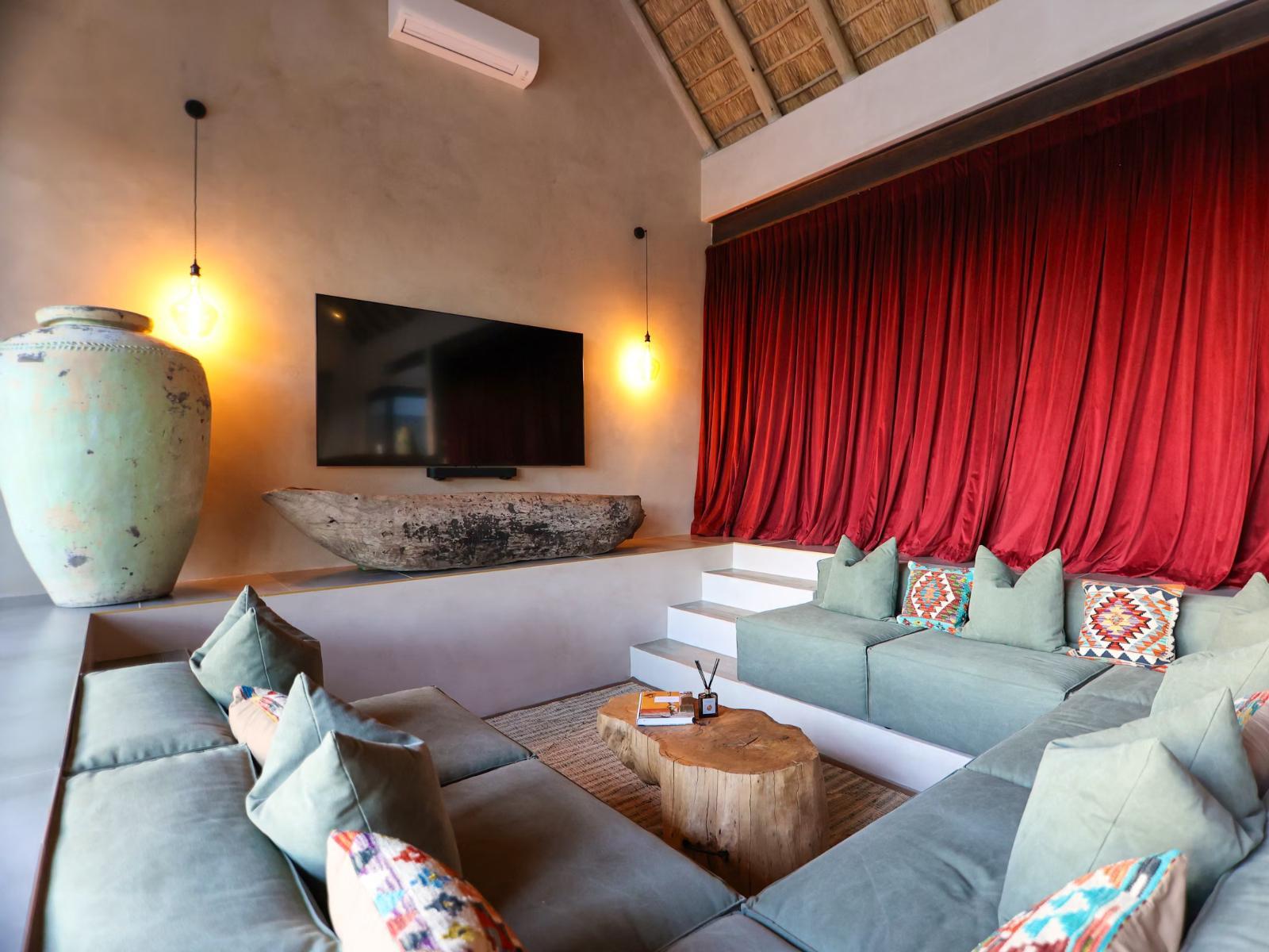 Room 1 — Communal lounge/ TV room