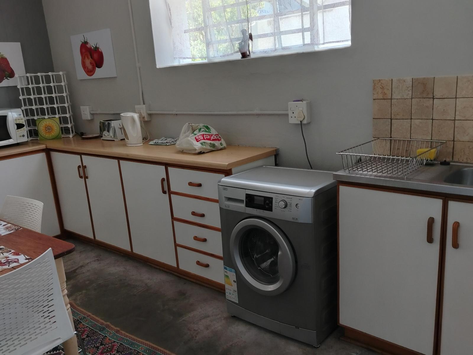 Room 1 — Kitchenette