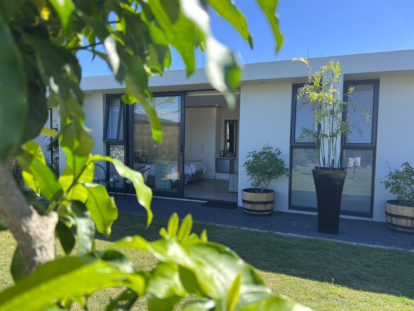 Room 1 — Facade or entrance