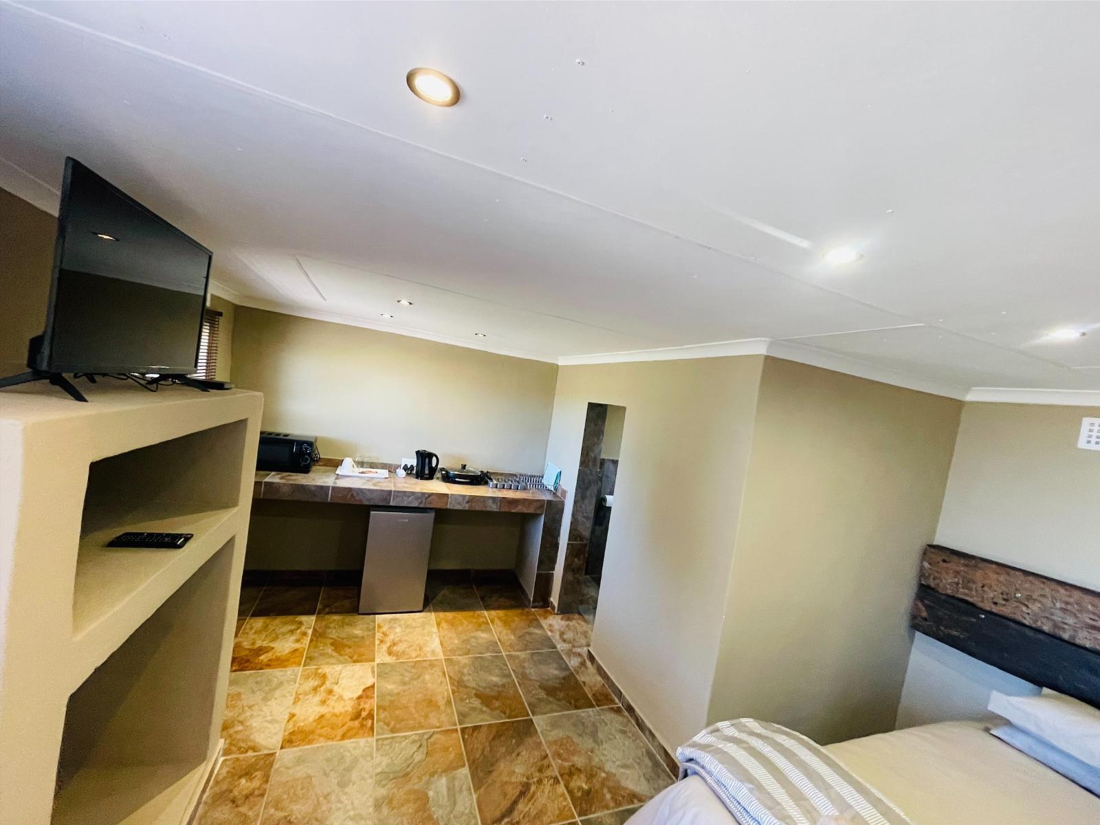 Room 2 — Photo of the whole room