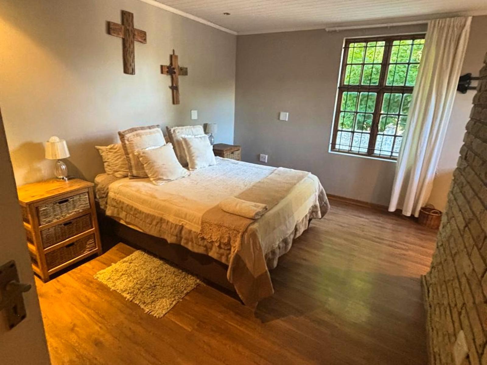 Room 2 — Photo of the whole room