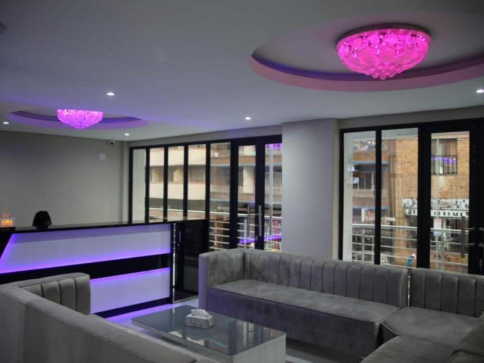 Communal lounge/ TV room