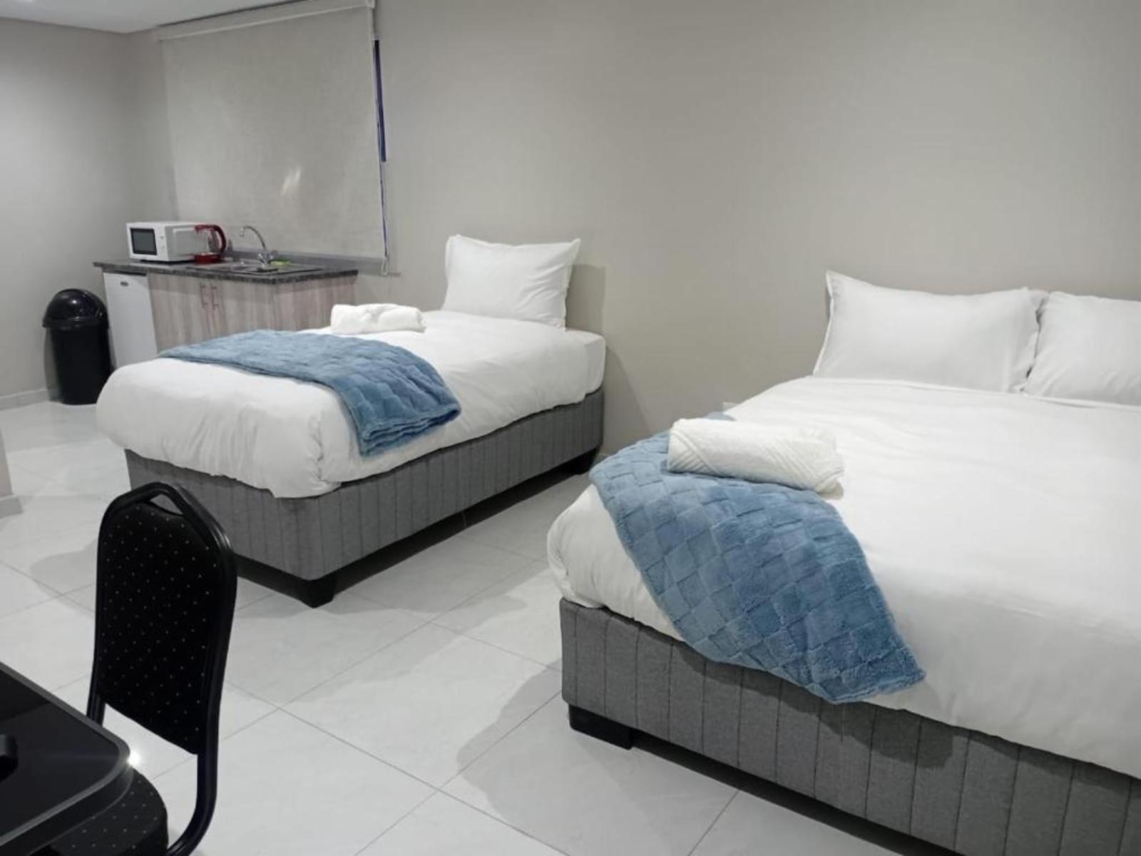 Room 2 — Photo of the whole room