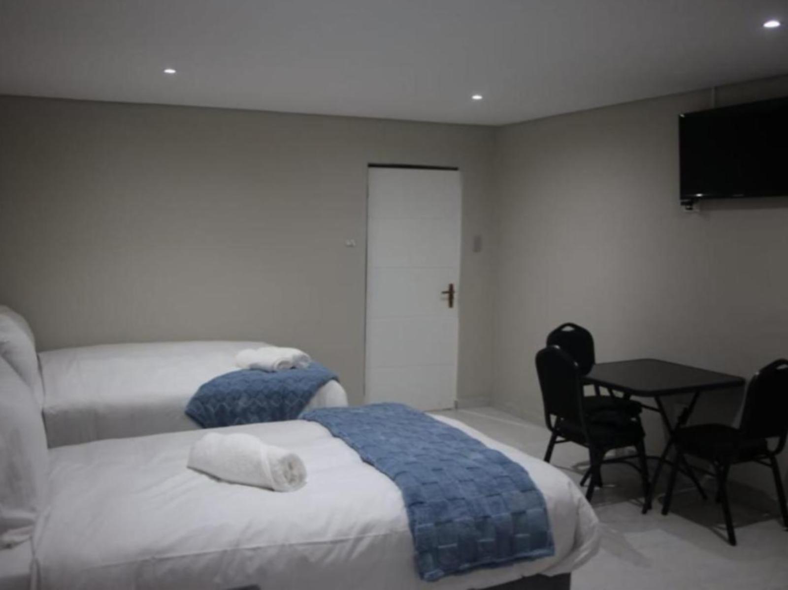 Room 2 — Photo of the whole room