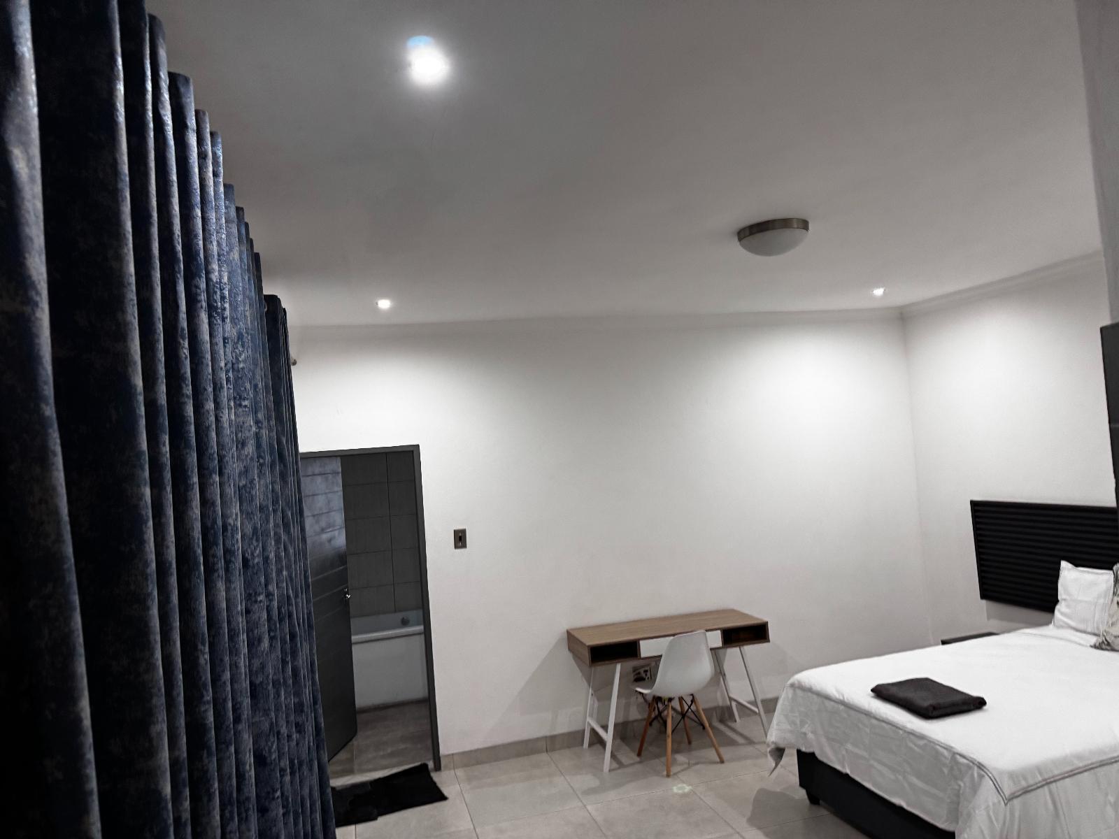 Room 2 — Photo of the whole room