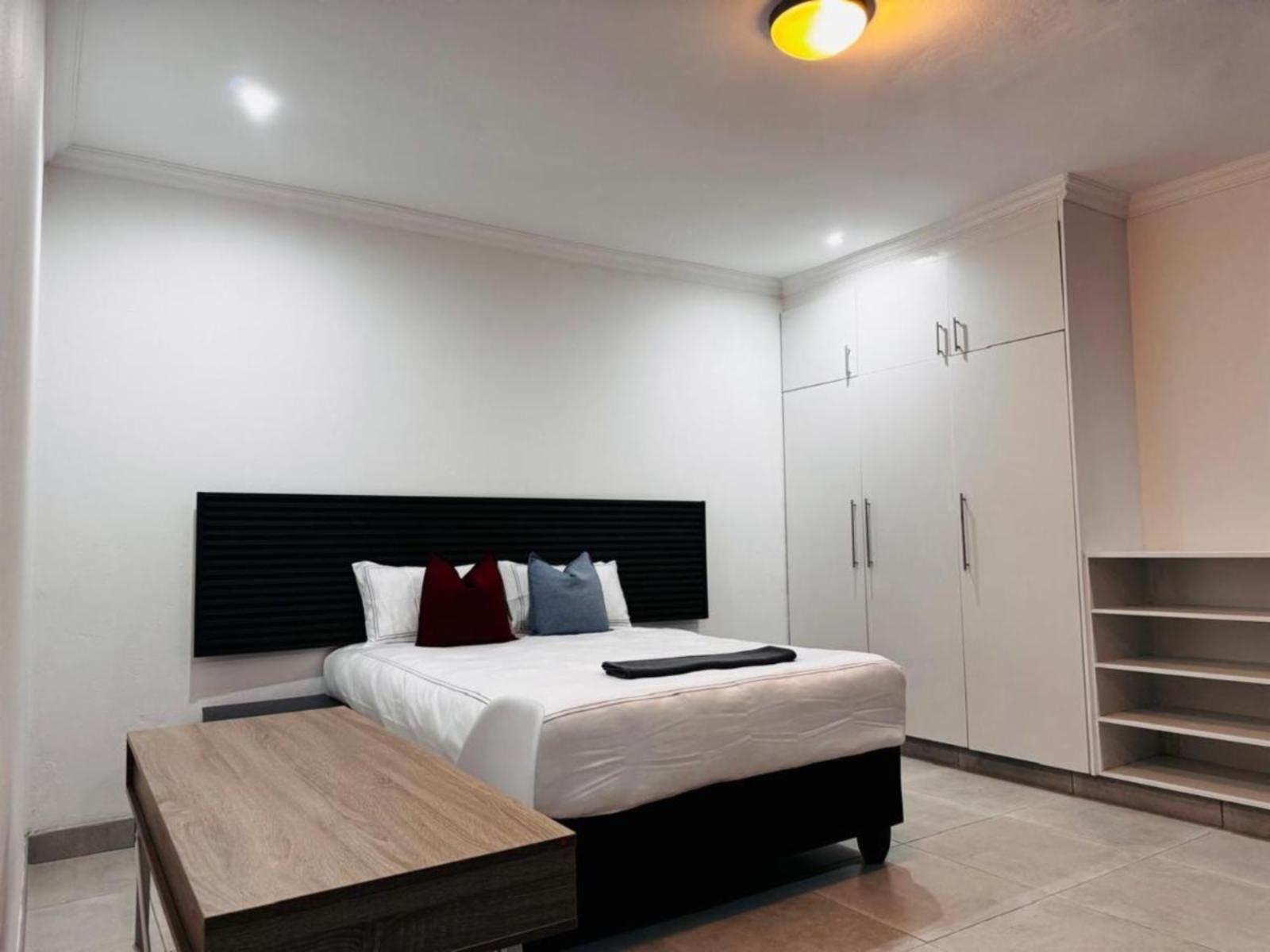 Room 1 — Photo of the whole room