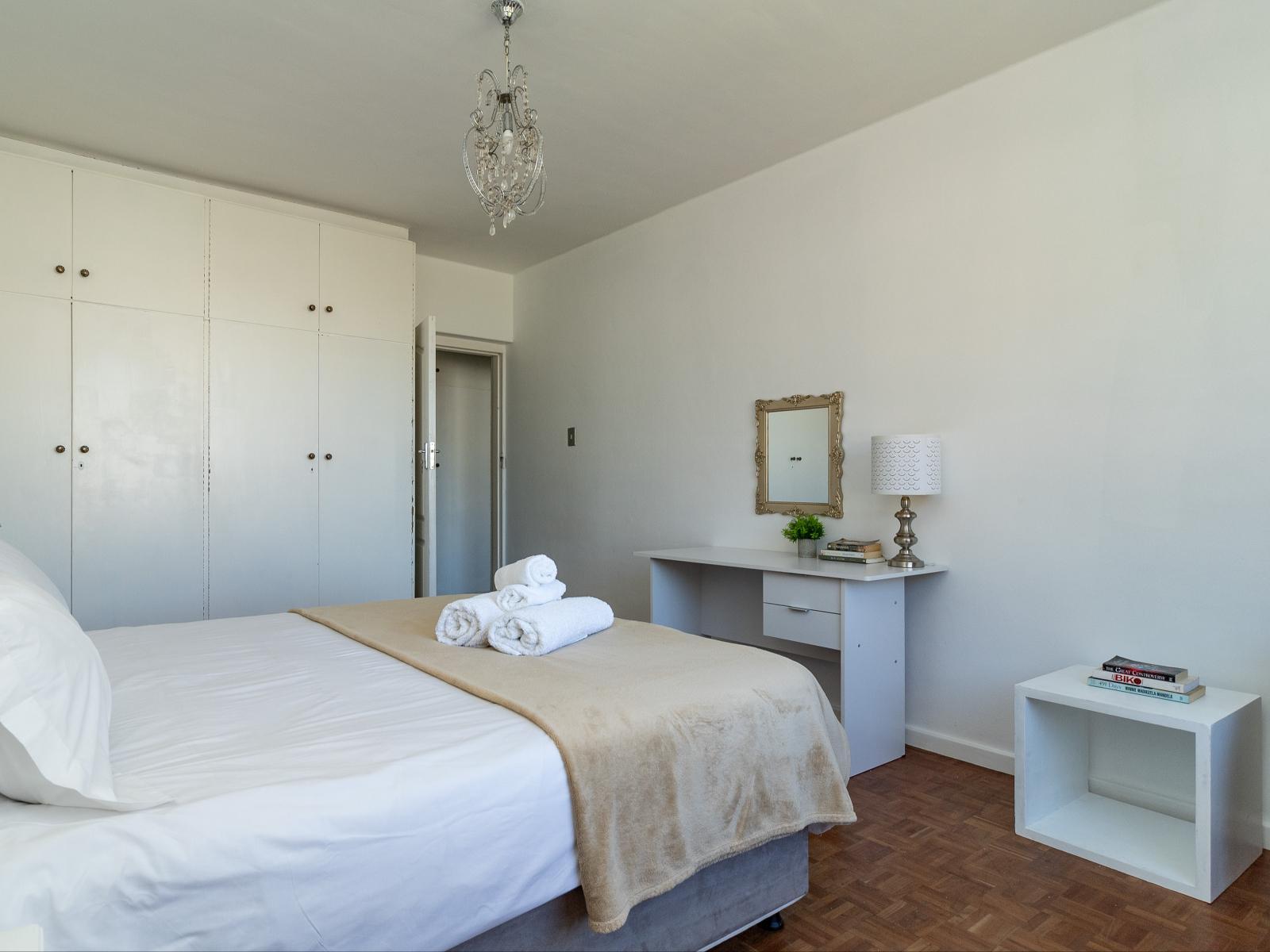 Room 1 — Photo of the whole room