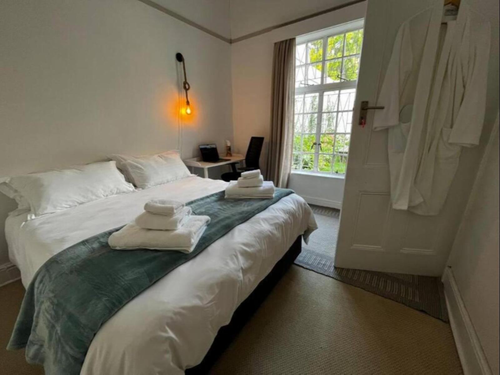 Room 1 — Photo of the whole room