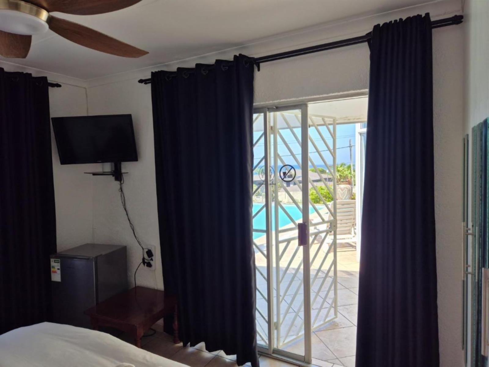 Room 2 — Facade or entrance