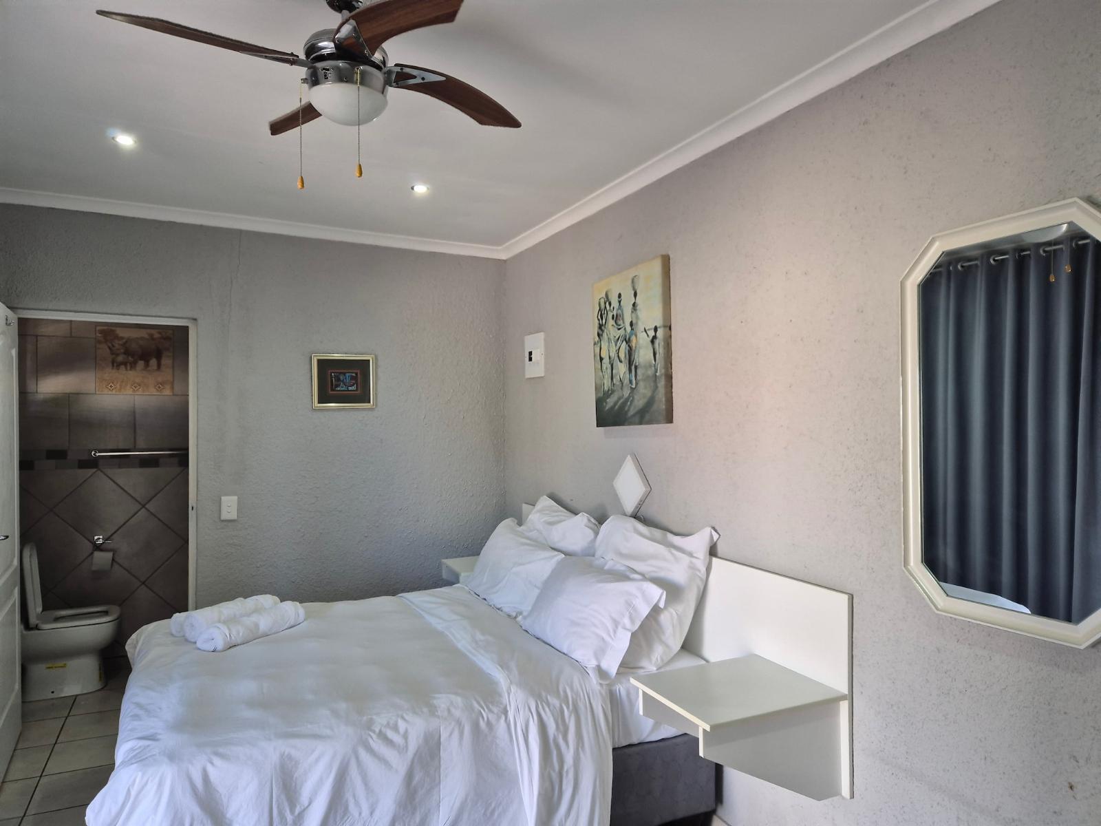 Room 1 — Photo of the whole room