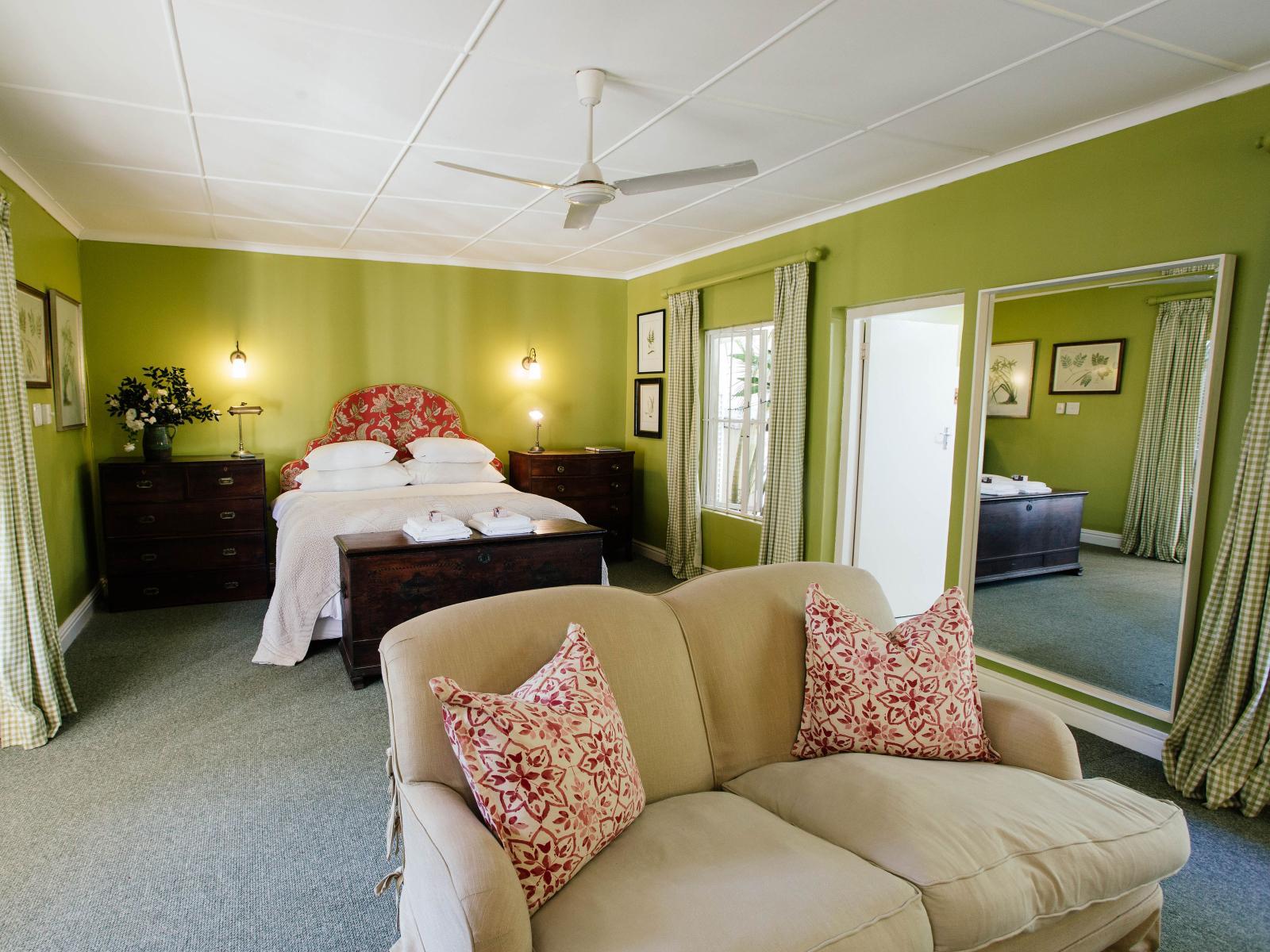 Room 1 — Photo of the whole room
