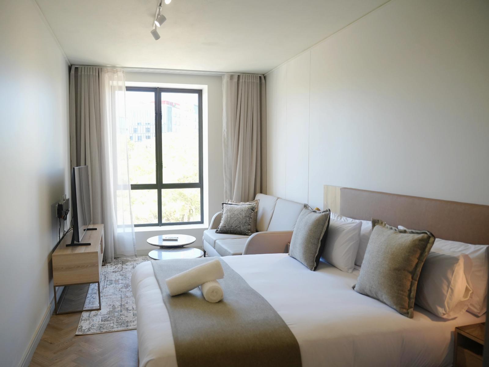 Room 1 — Photo of the whole room