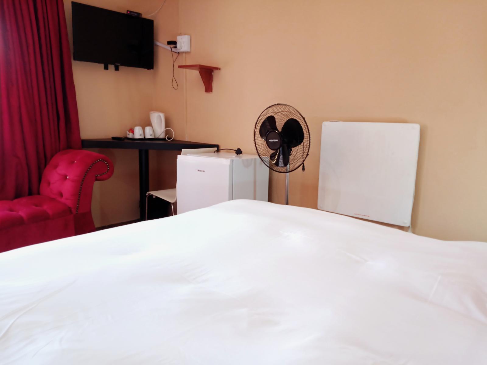 Room 1 — Photo of the whole room