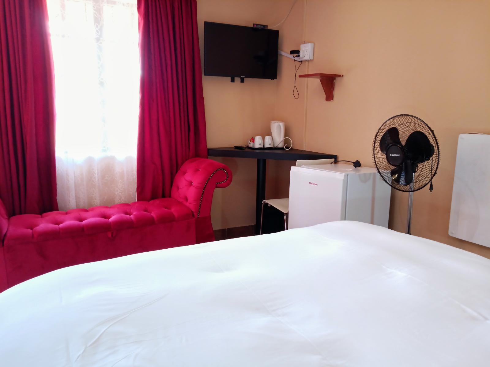 Room 1 — Photo of the whole room