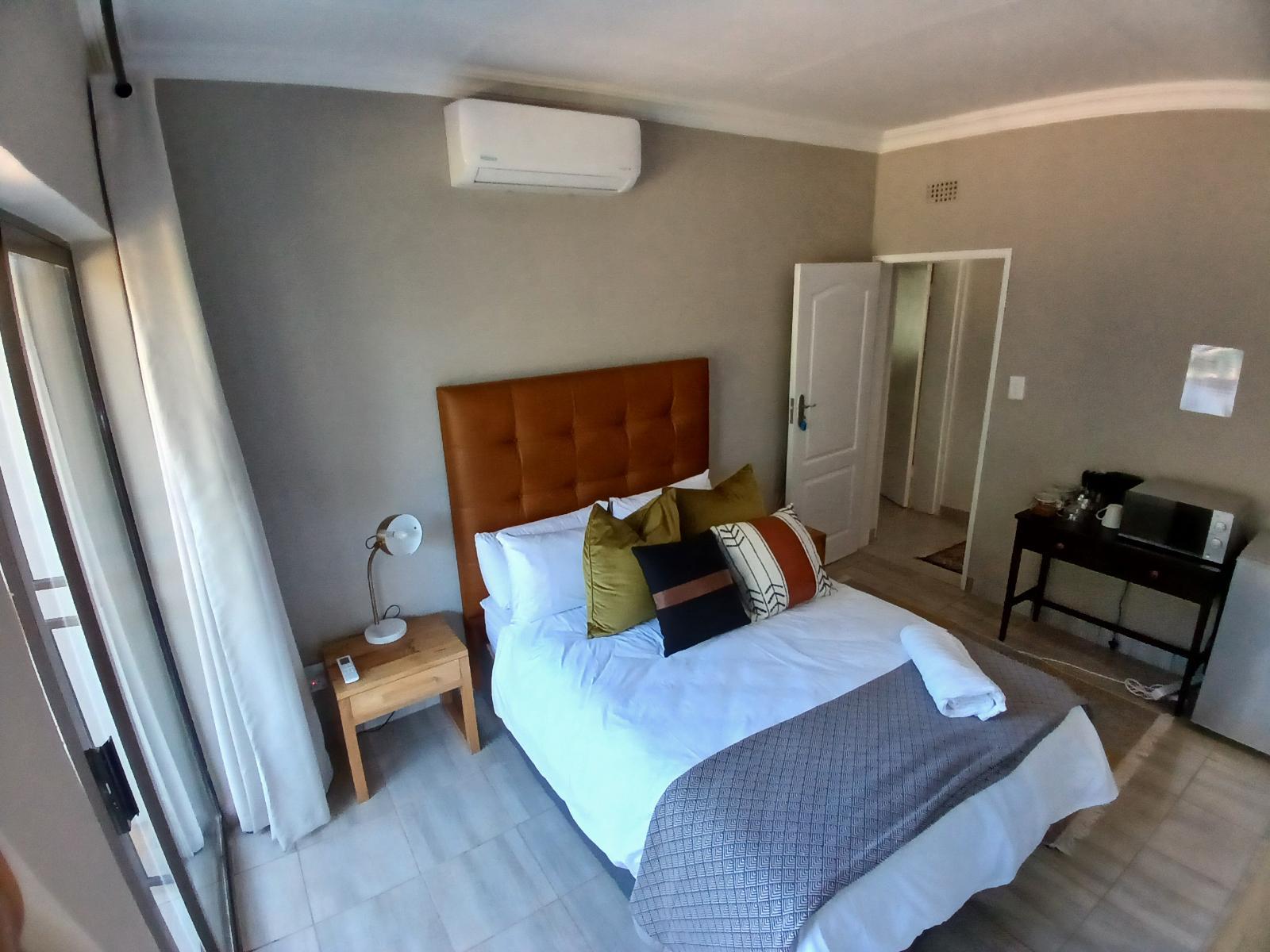 Room 1 — Photo of the whole room