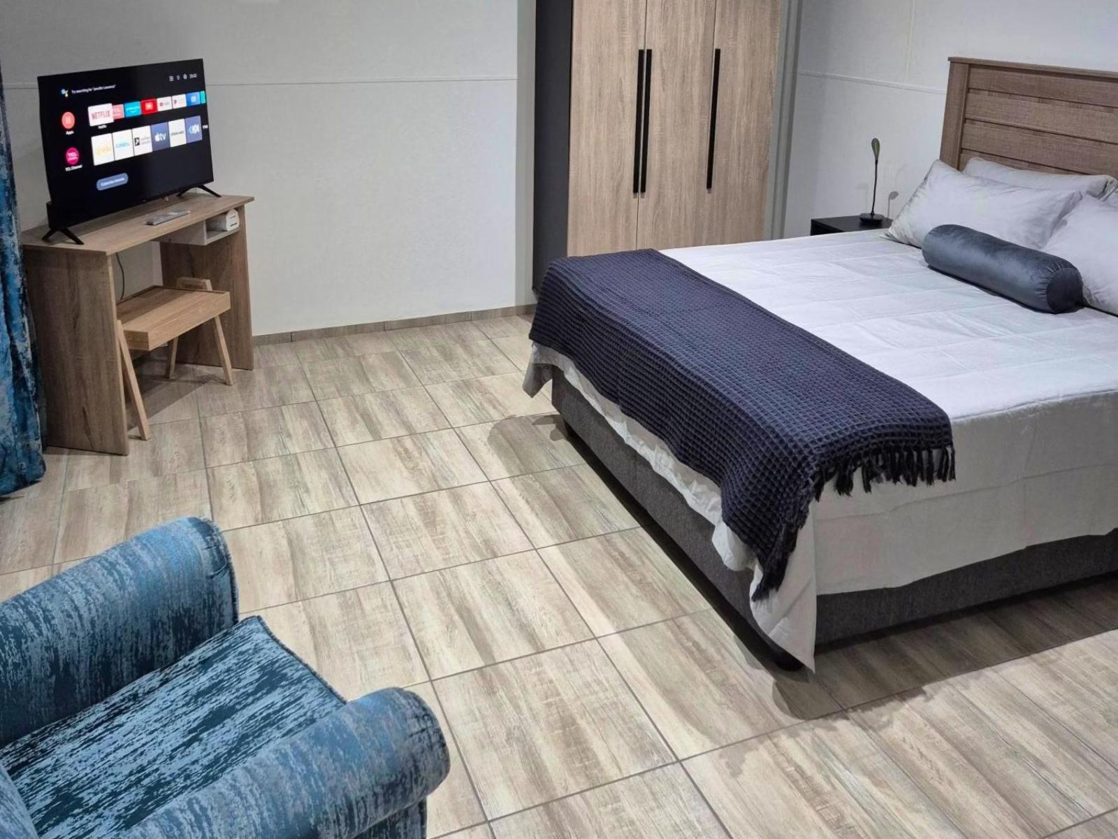 Room 1 — Photo of the whole room
