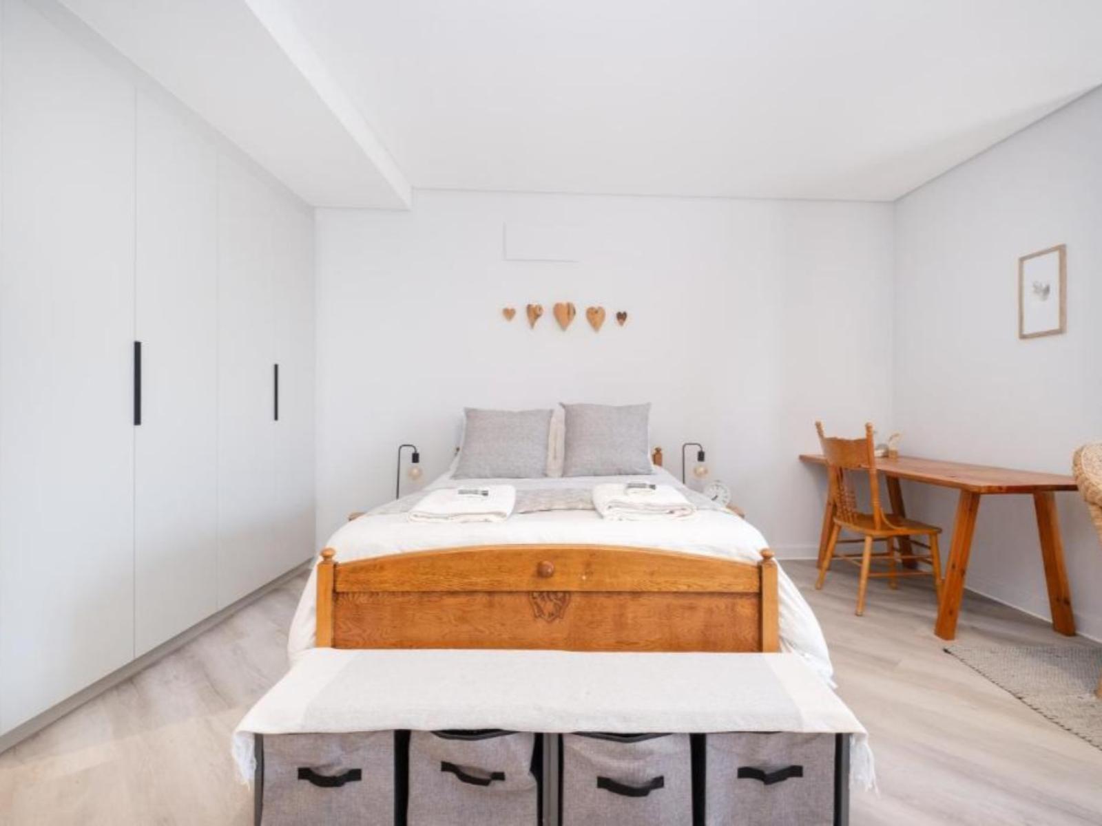 Room 1 — Bed