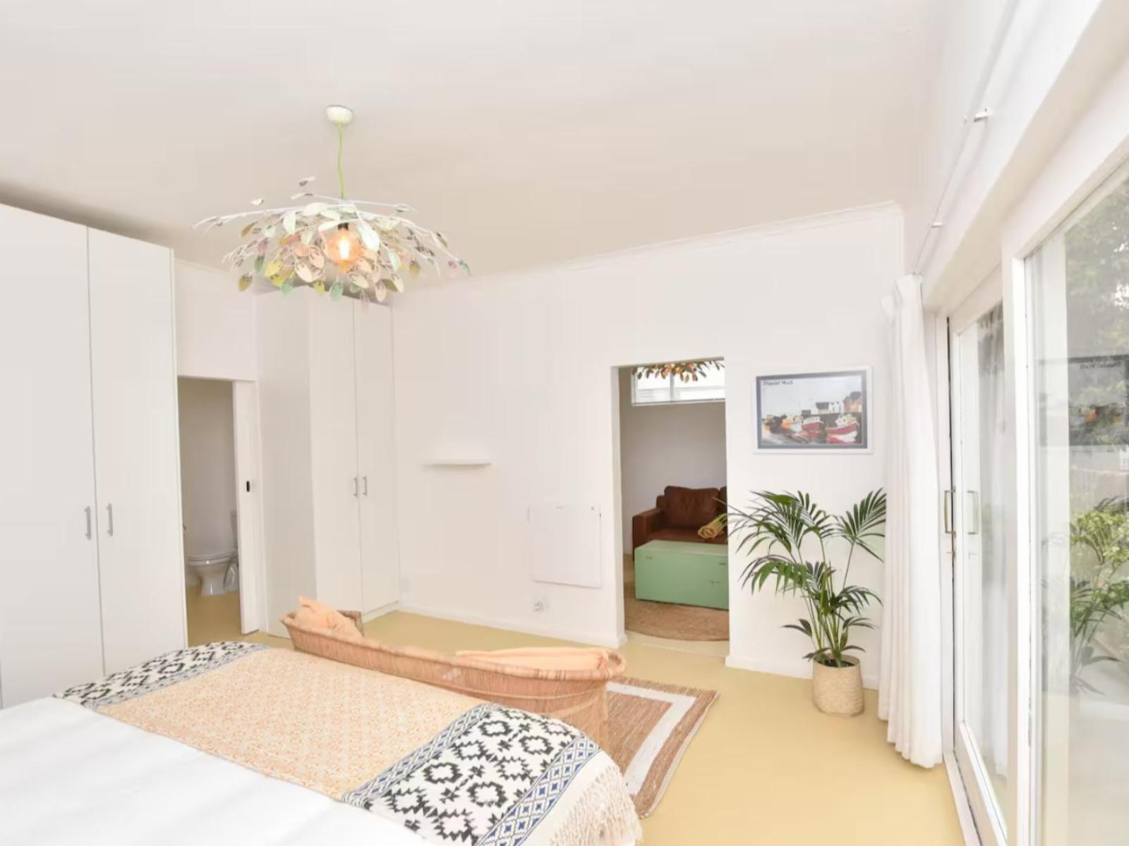 Room 1 — Photo of the whole room