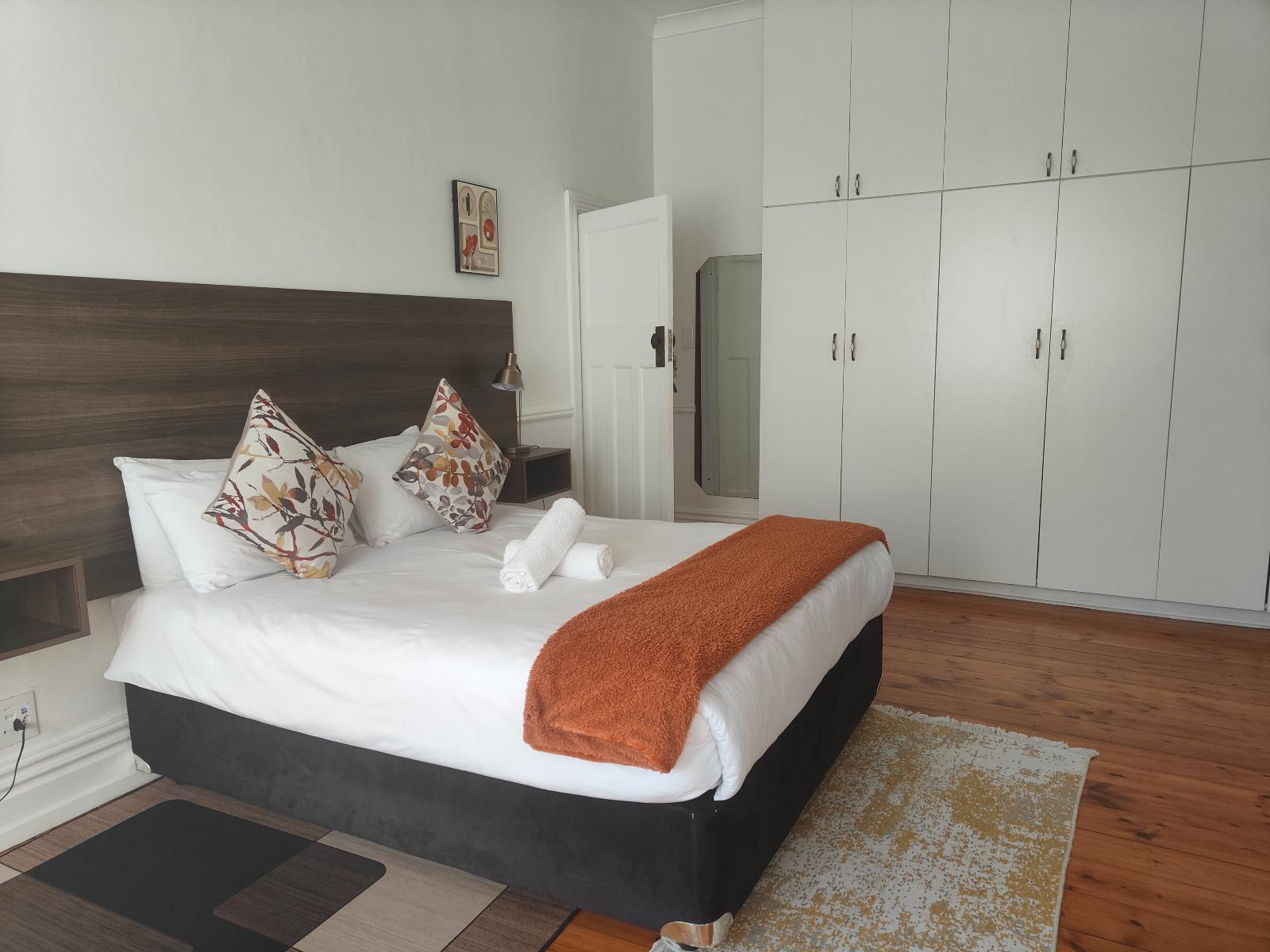 Room 4 — Photo of the whole room