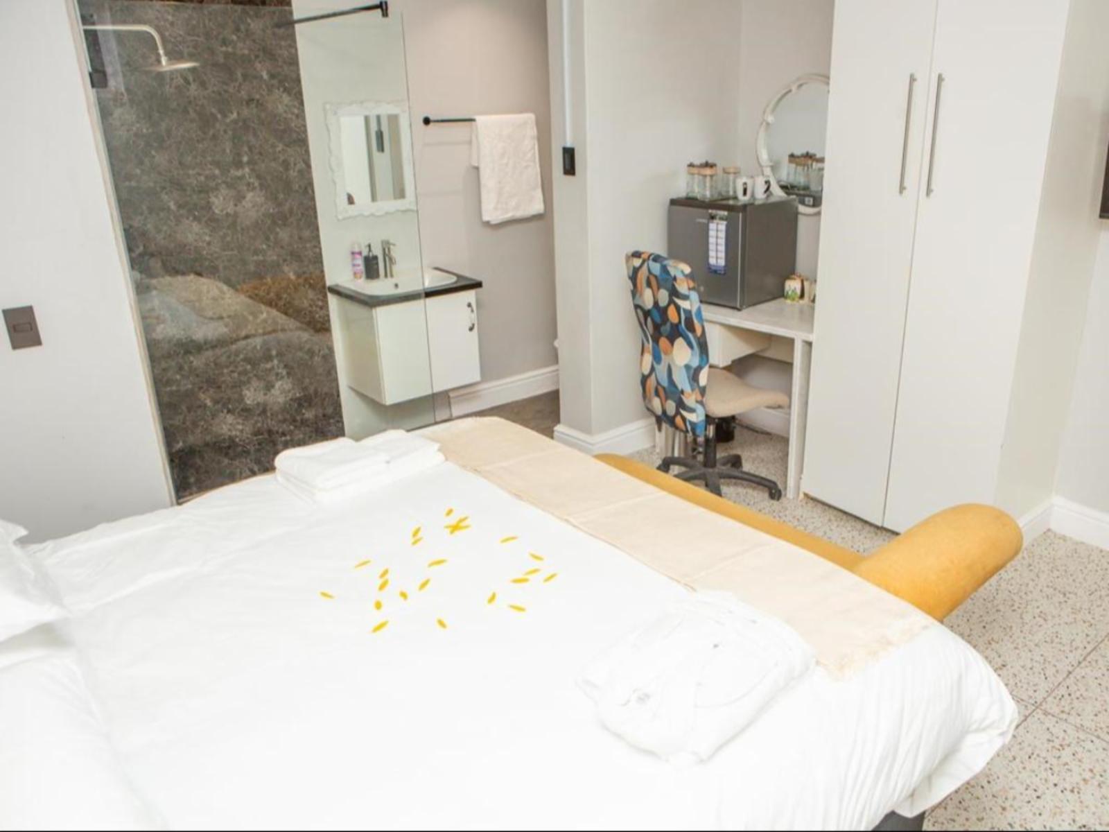 Room 1 — Photo of the whole room